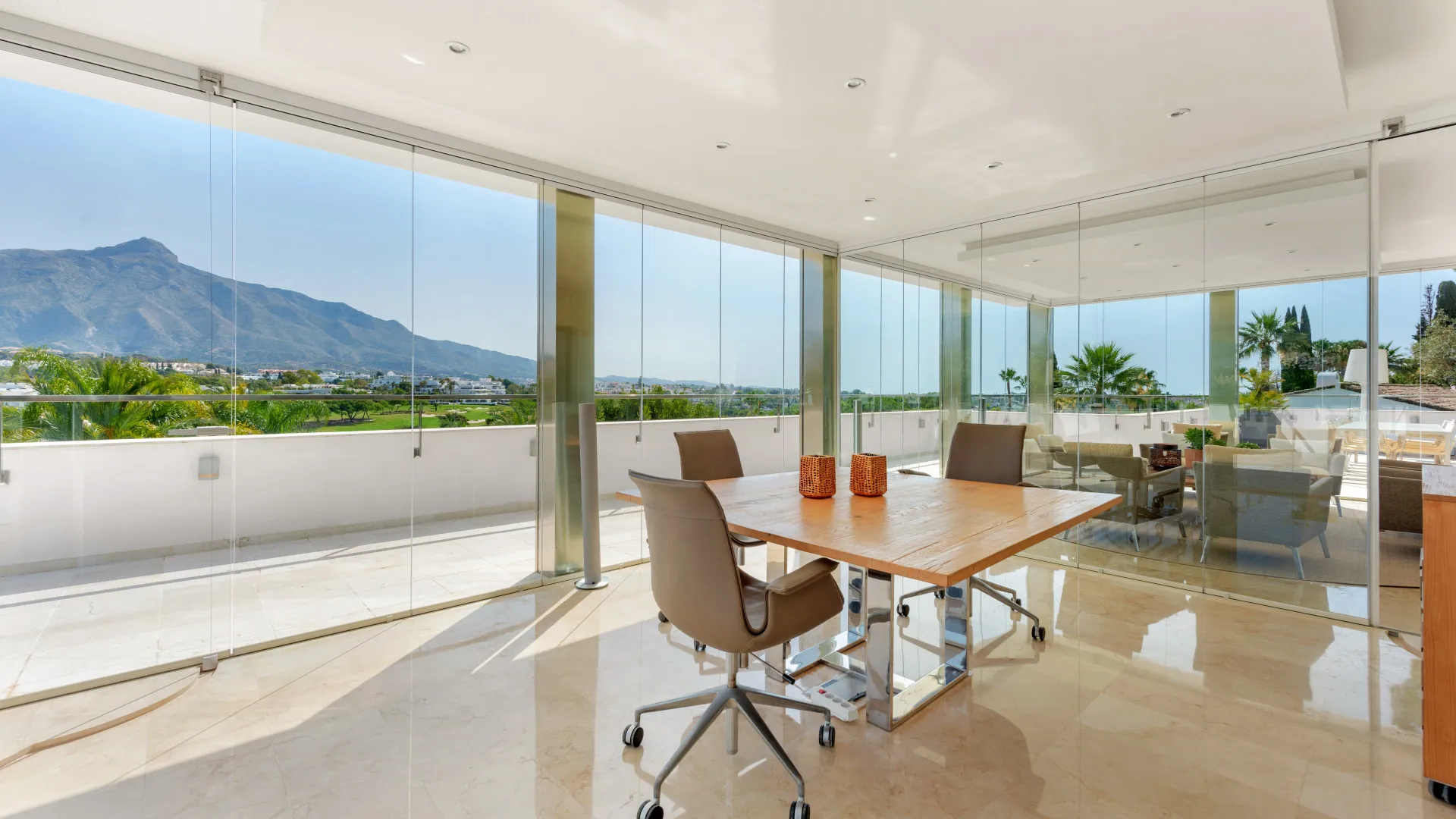 Villa con 7 dormitorios en venta en Las Brisas