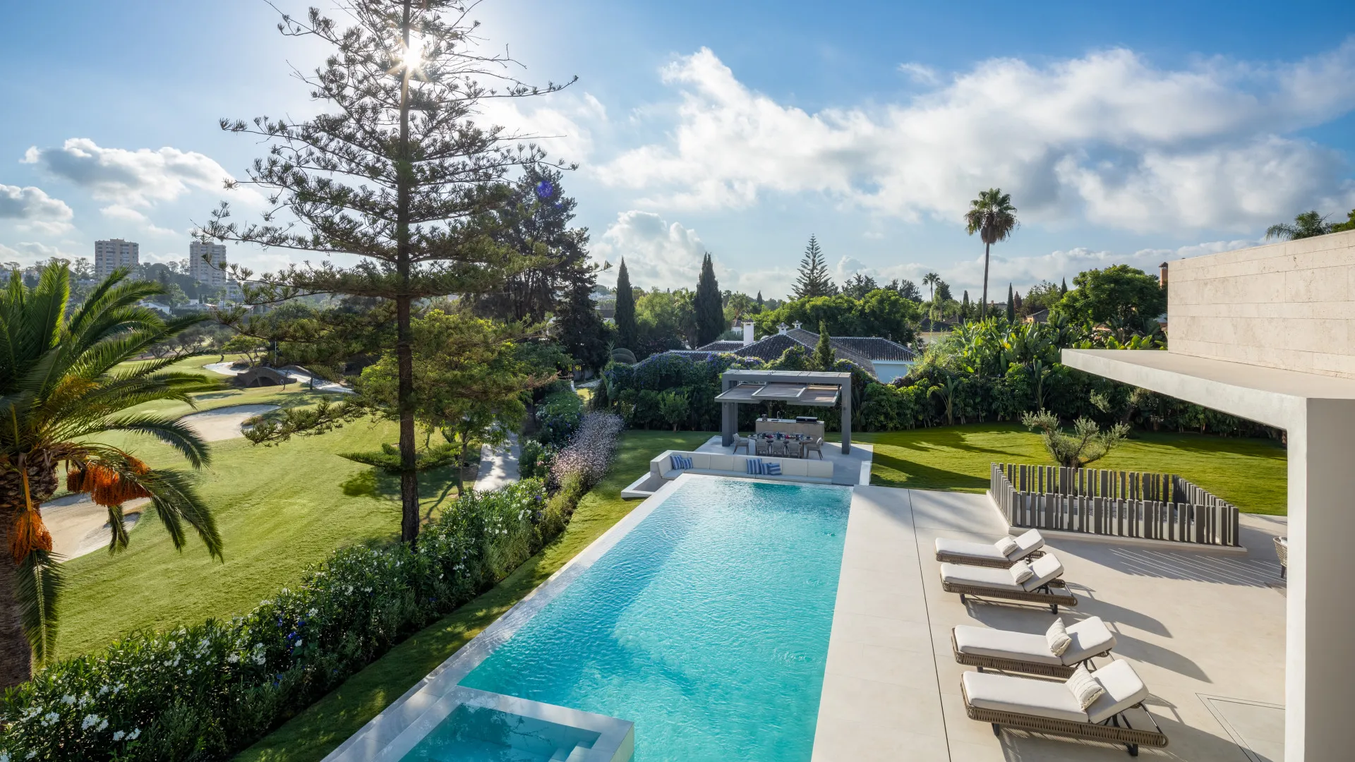 Villa a la venta en Las Brisas del Golf de 5 dormitorios