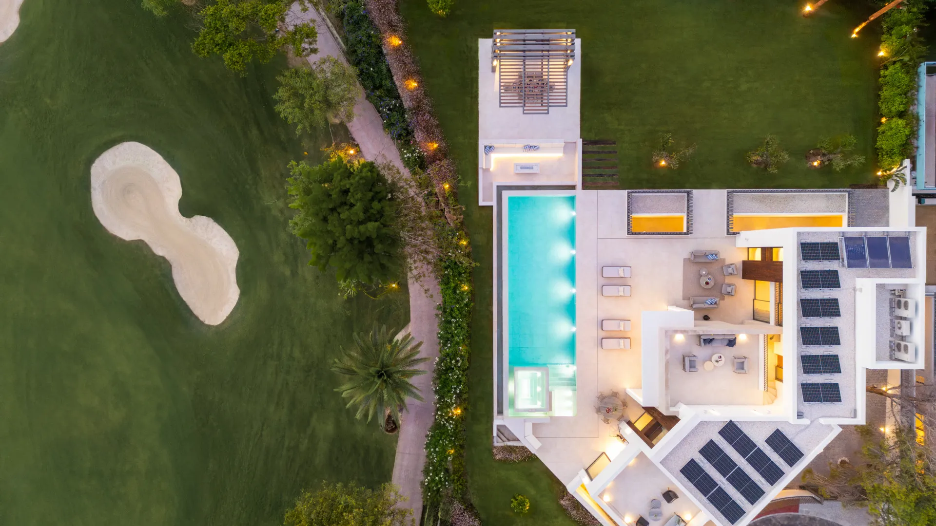Villa a la venta en Las Brisas del Golf de 5 dormitorios
