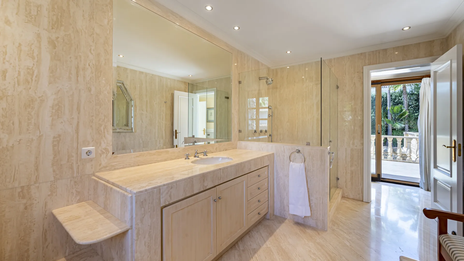 Las Brisas, villa en venta con 5 dormitorios