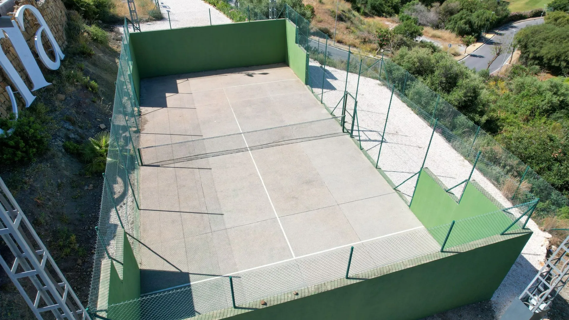 Buy semi detached house with 5 bedrooms in La Alqueria