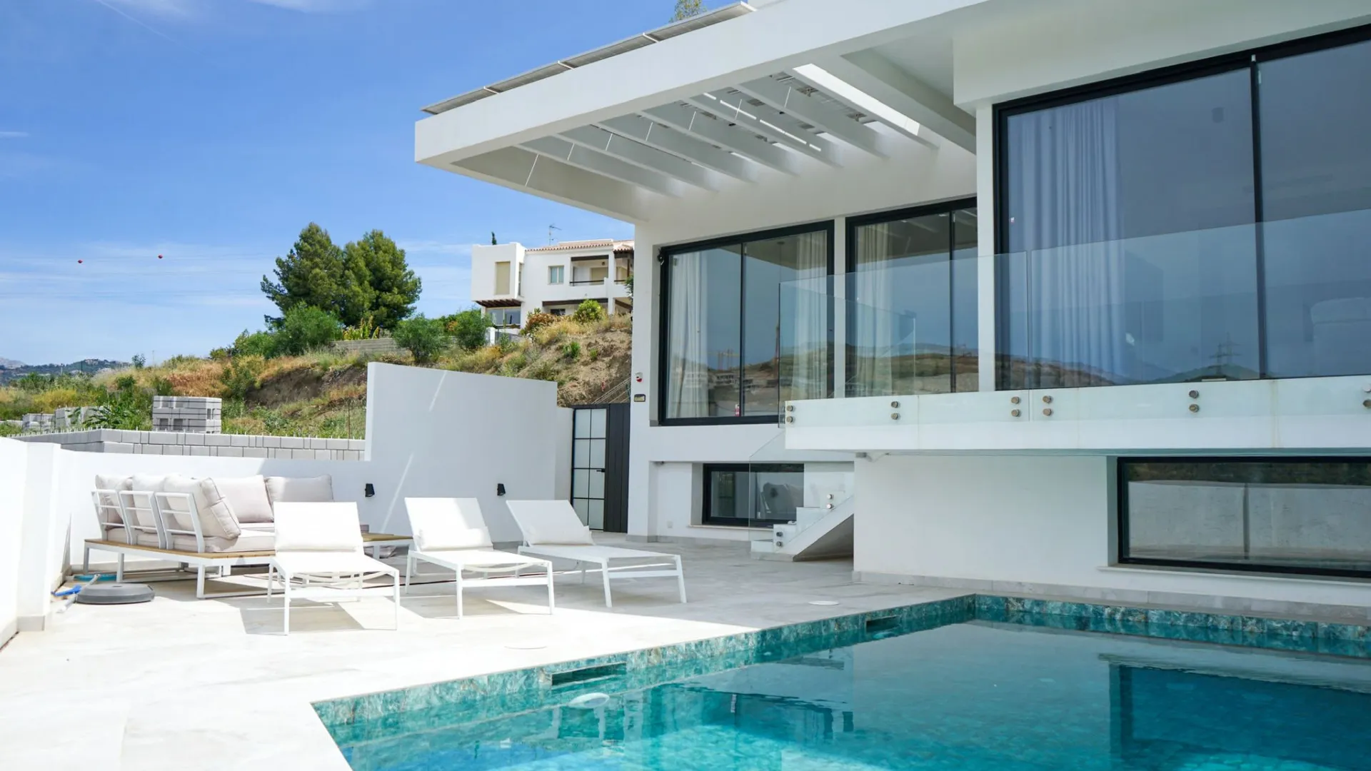 Buy semi detached house with 5 bedrooms in La Alqueria