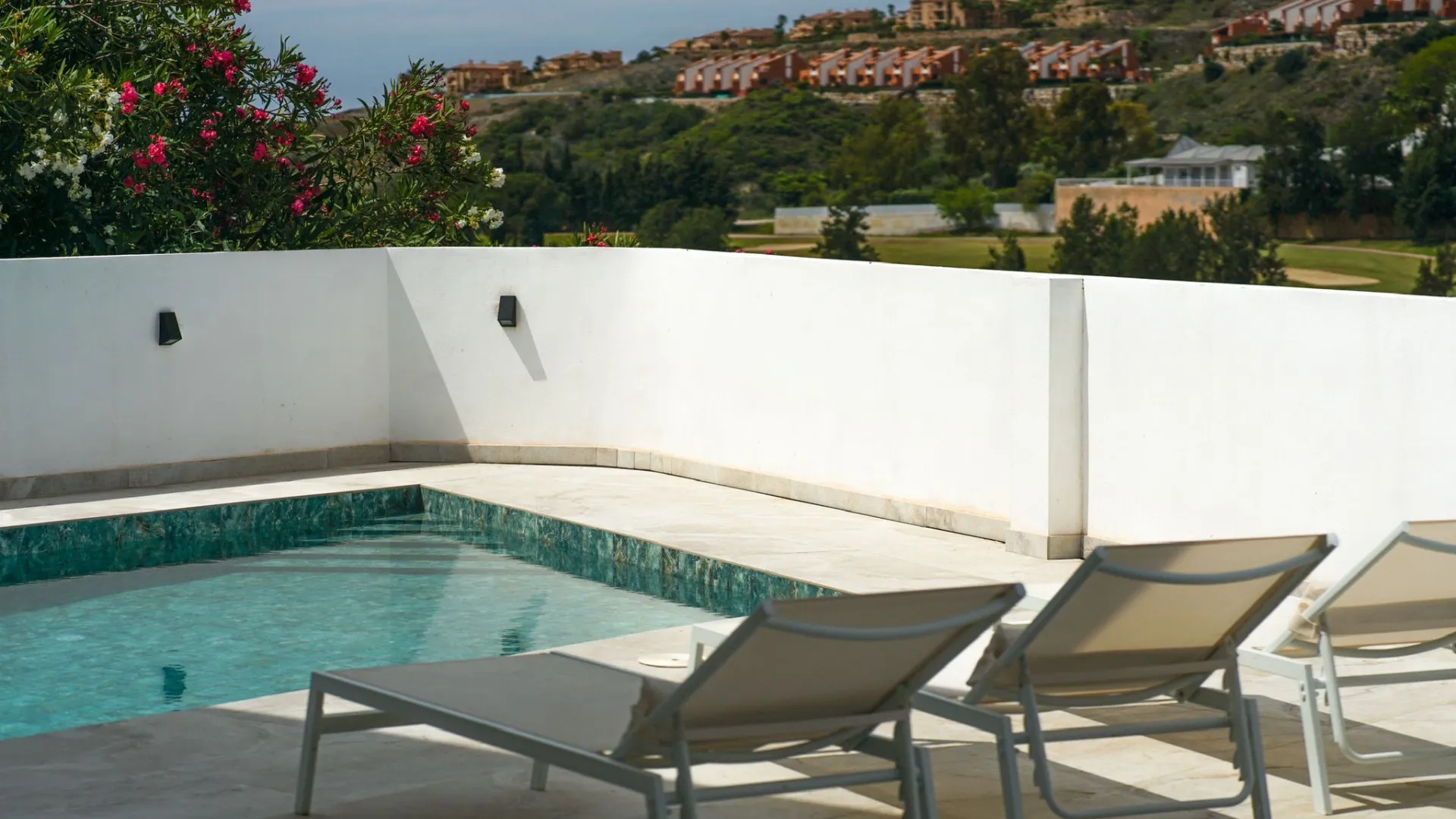 Buy semi detached house with 5 bedrooms in La Alqueria