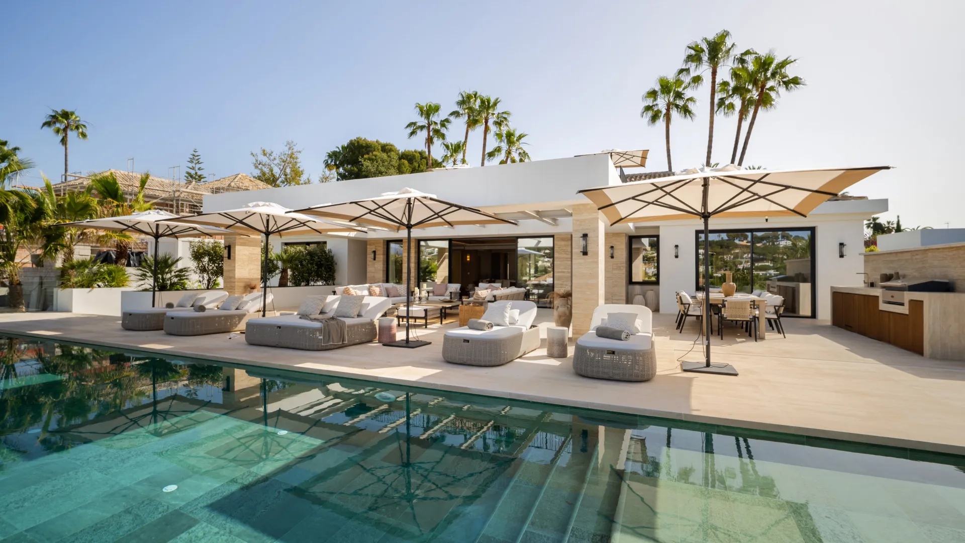 For sale 6 bedrooms villa in Las Brisas