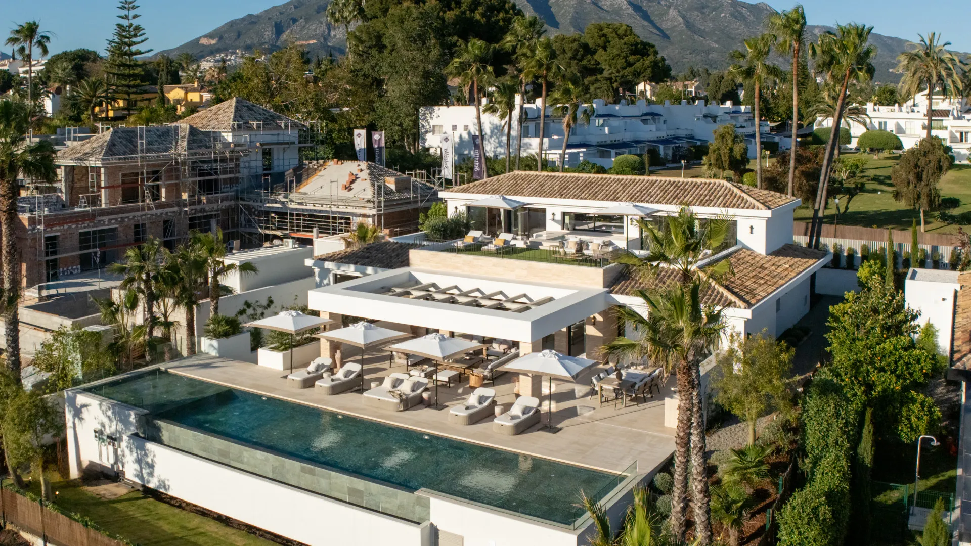For sale 6 bedrooms villa in Las Brisas