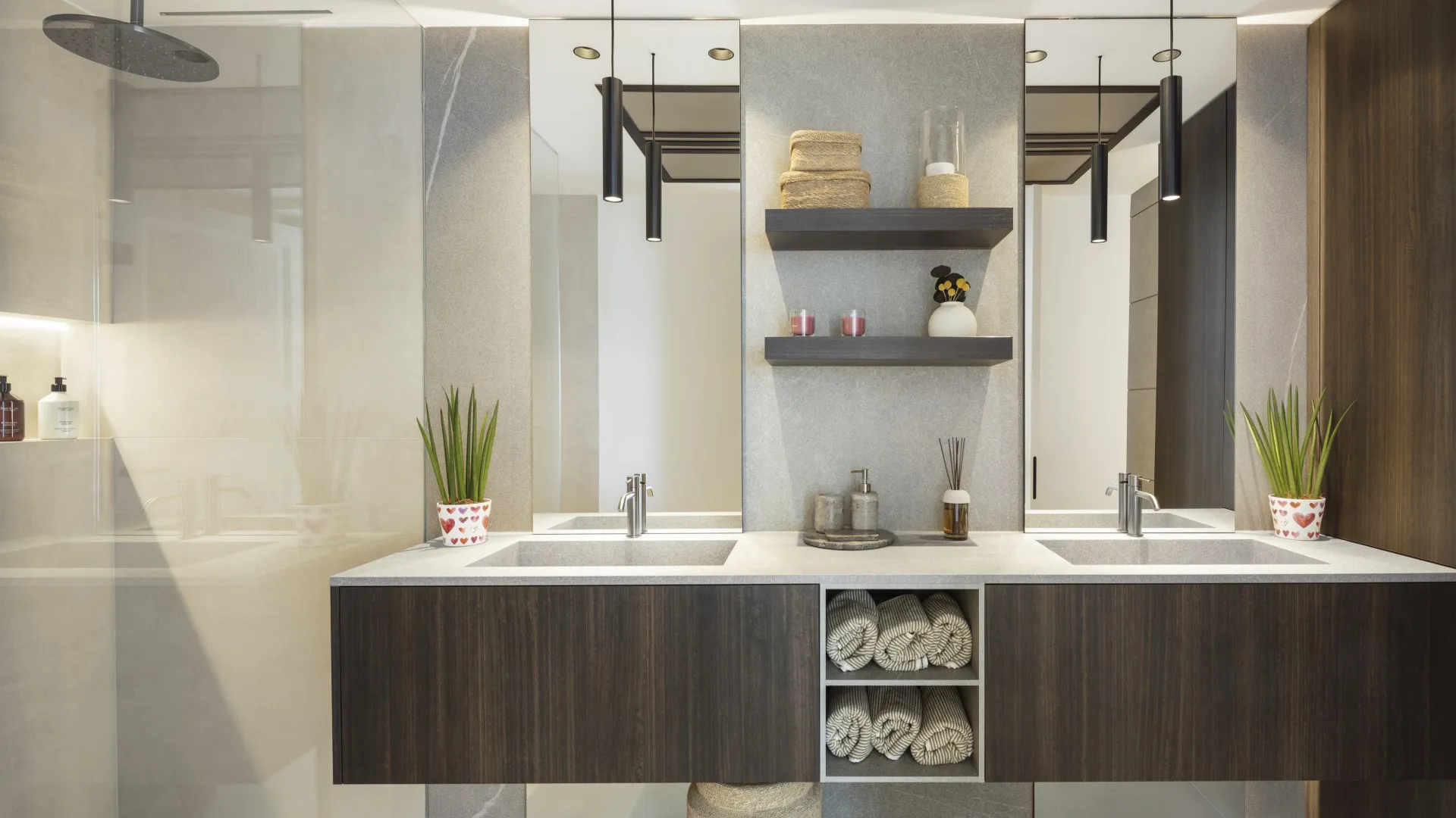 For sale La Quinta villa with 5 bedrooms