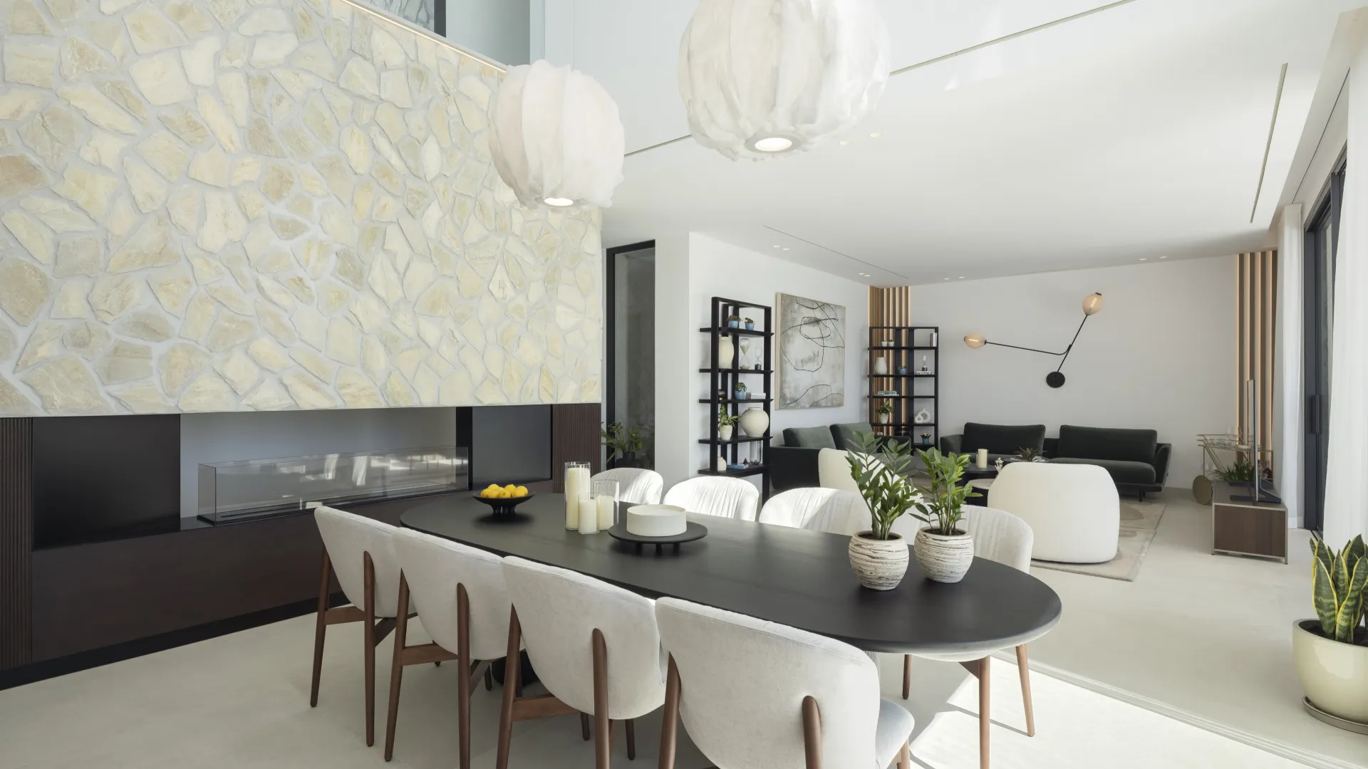 For sale La Quinta villa with 5 bedrooms