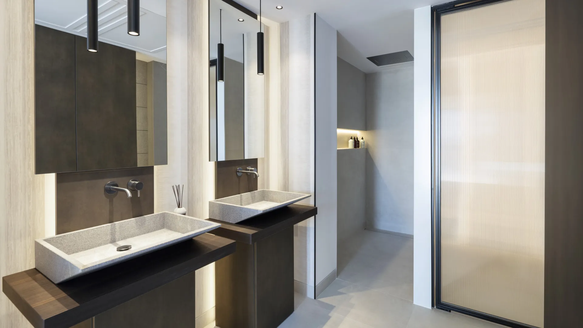 For sale La Quinta villa with 5 bedrooms