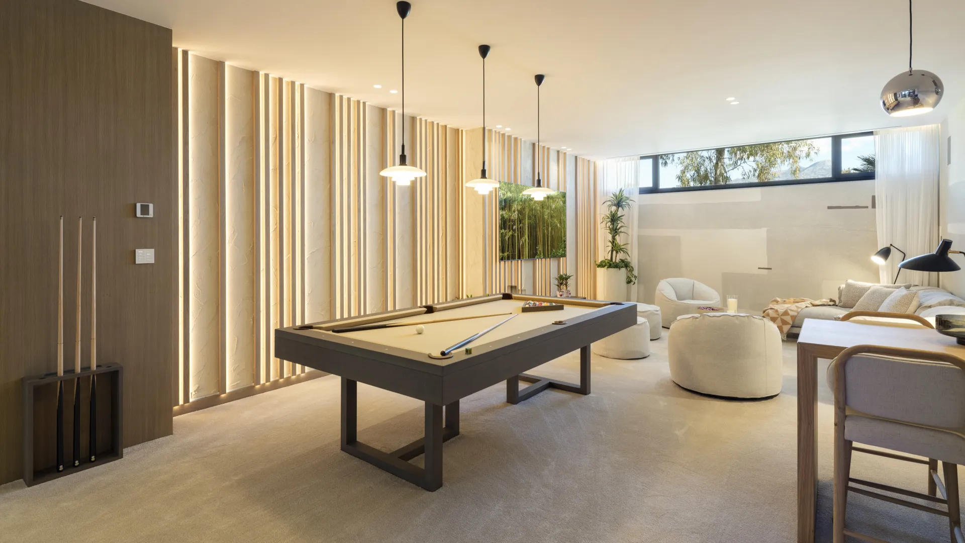 For sale La Quinta villa with 5 bedrooms