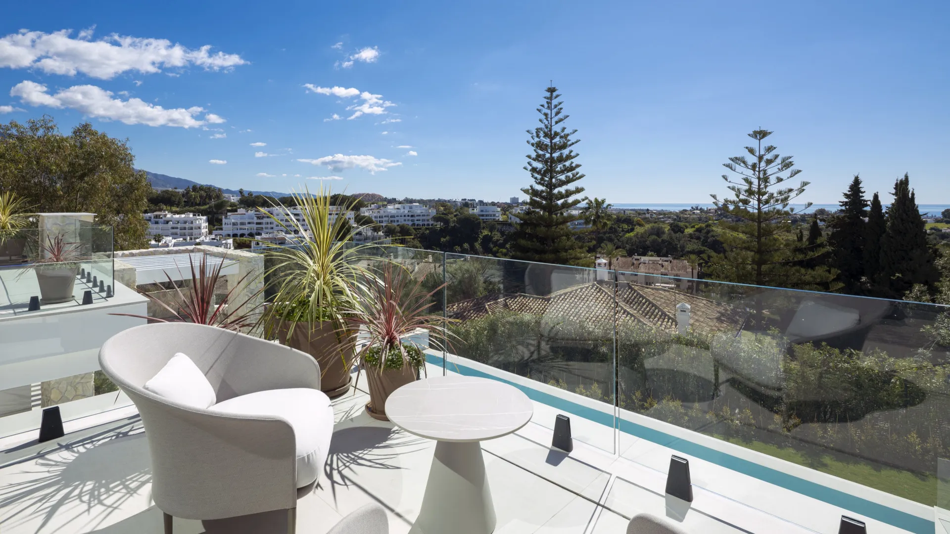 For sale La Quinta villa with 5 bedrooms