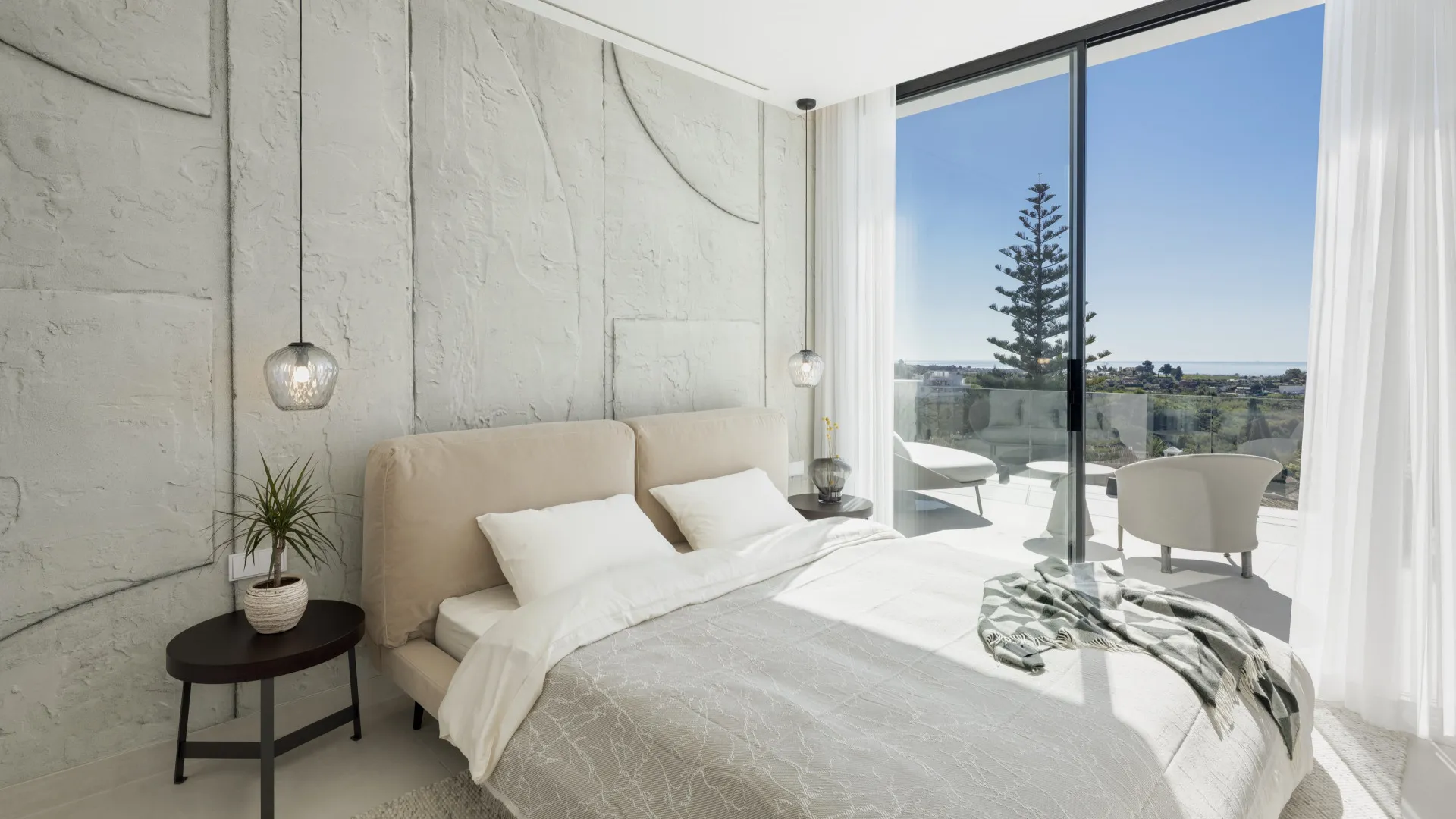 For sale La Quinta villa with 5 bedrooms