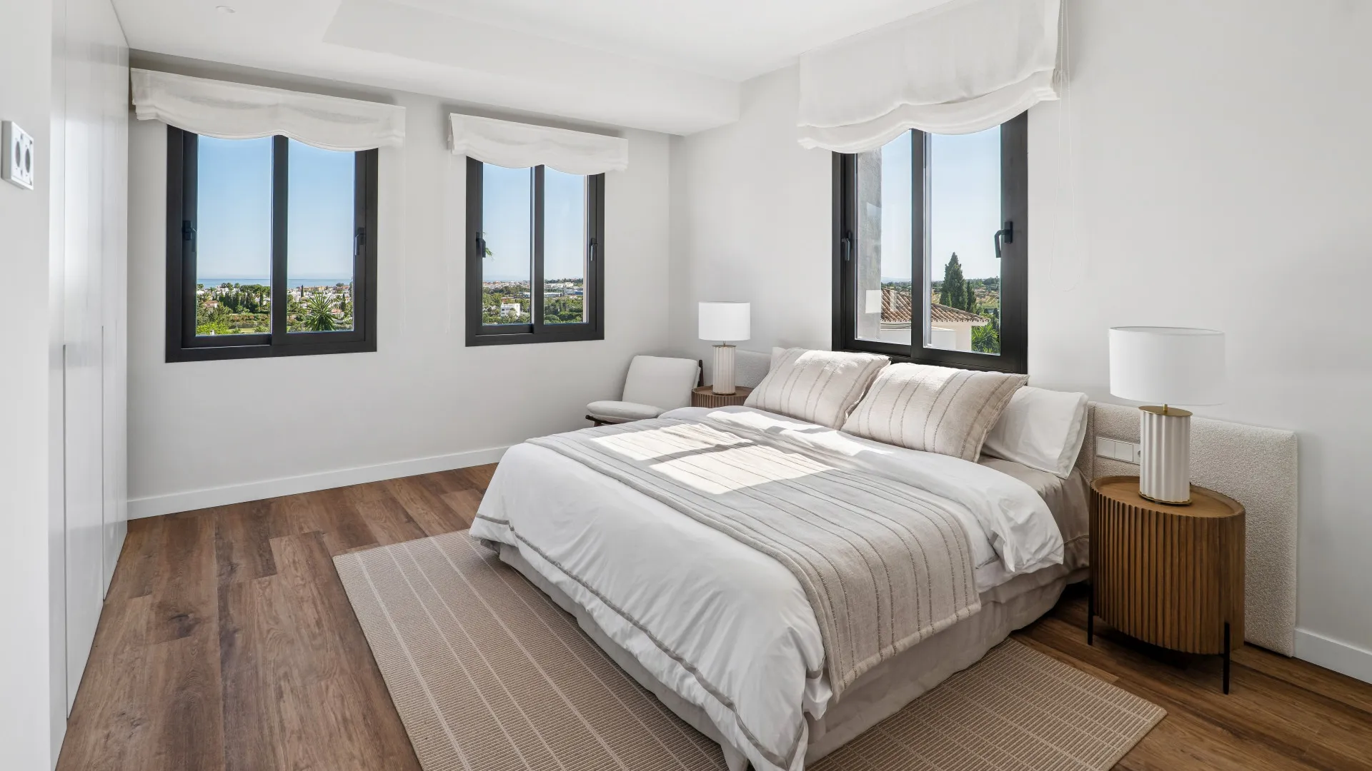 Se vende villa de 5 dormitorios en Nueva Andalucia