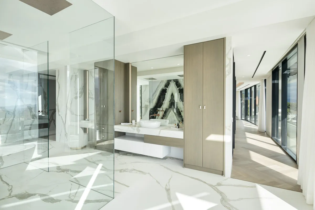 Buy villa in La Zagaleta