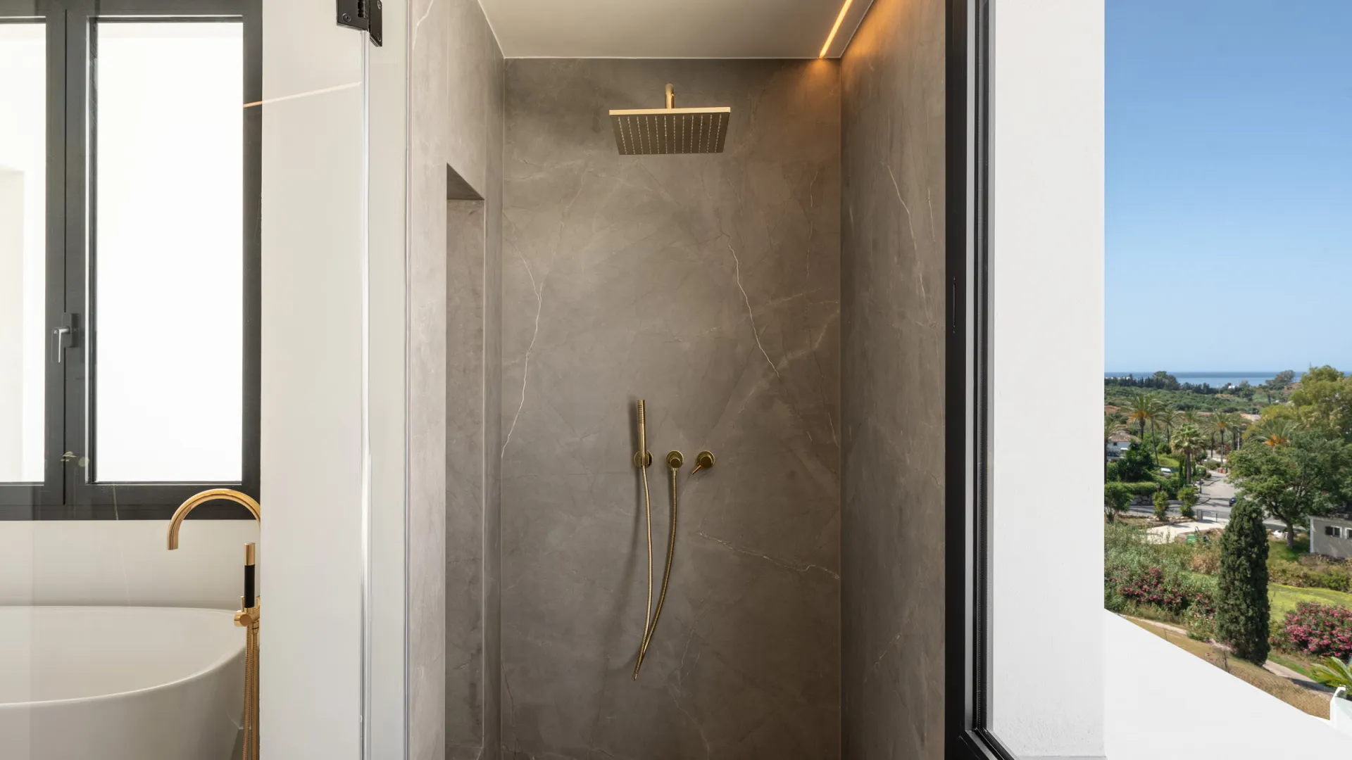 Villa en venta con 4 dormitorios en La Resina Golf