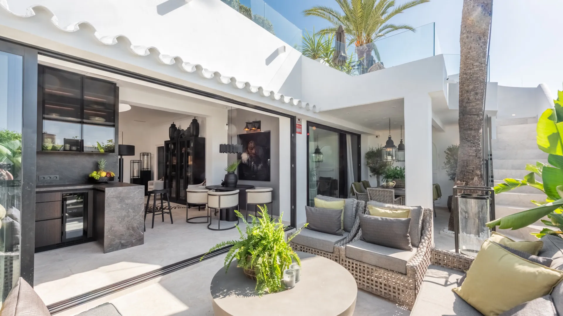 3 bedrooms town house in El Oasis Club for sale