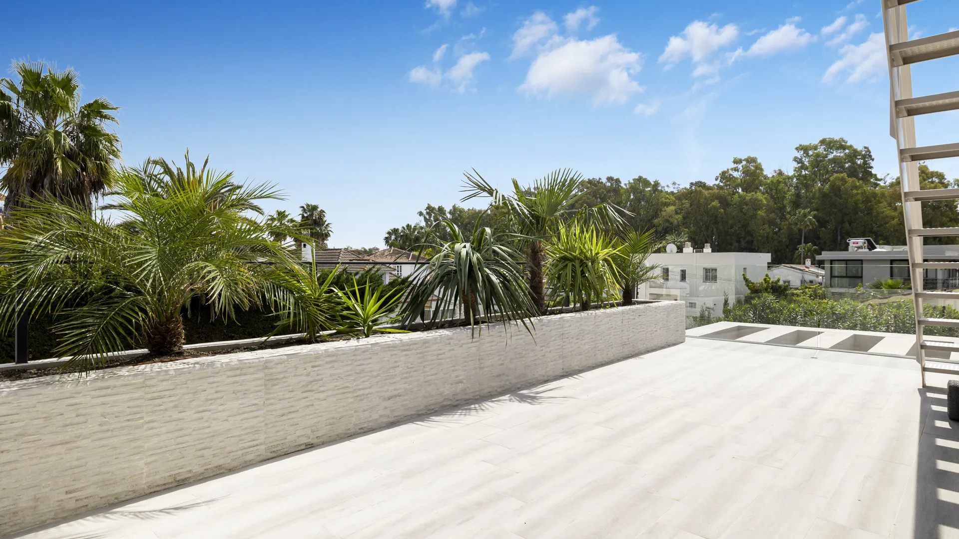 5 bedrooms villa for sale in San Pedro Playa