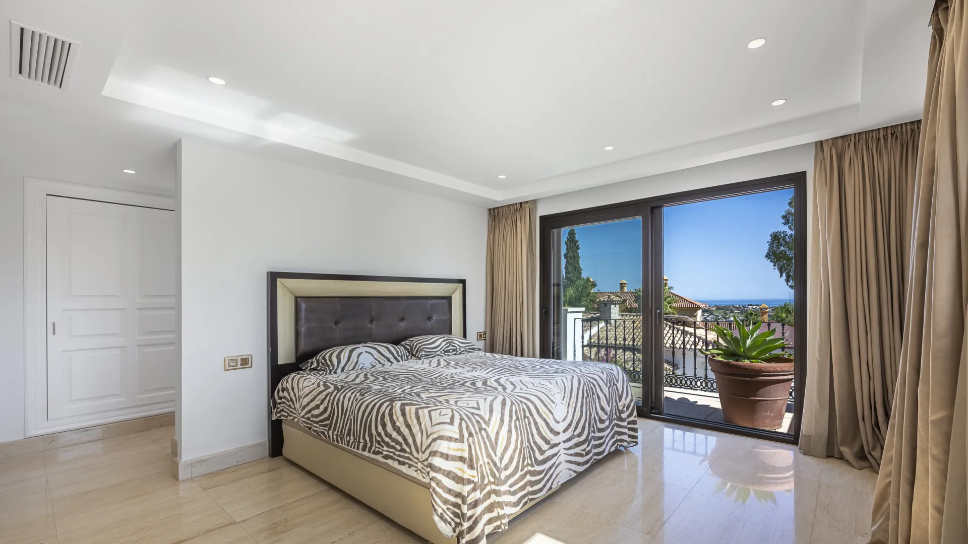 Villa for sale in El Herrojo with 7 bedrooms