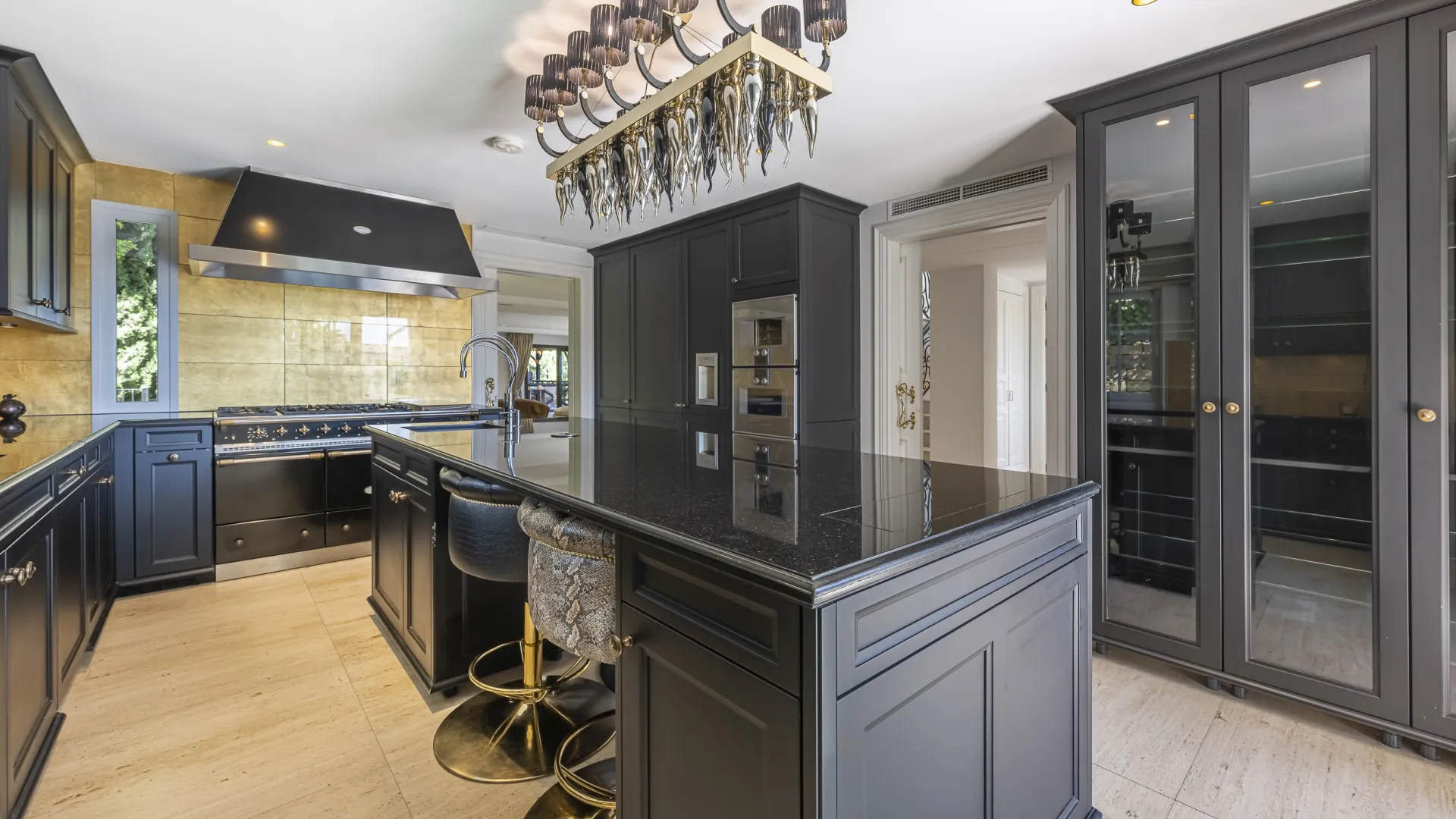 Villa for sale in El Herrojo with 7 bedrooms