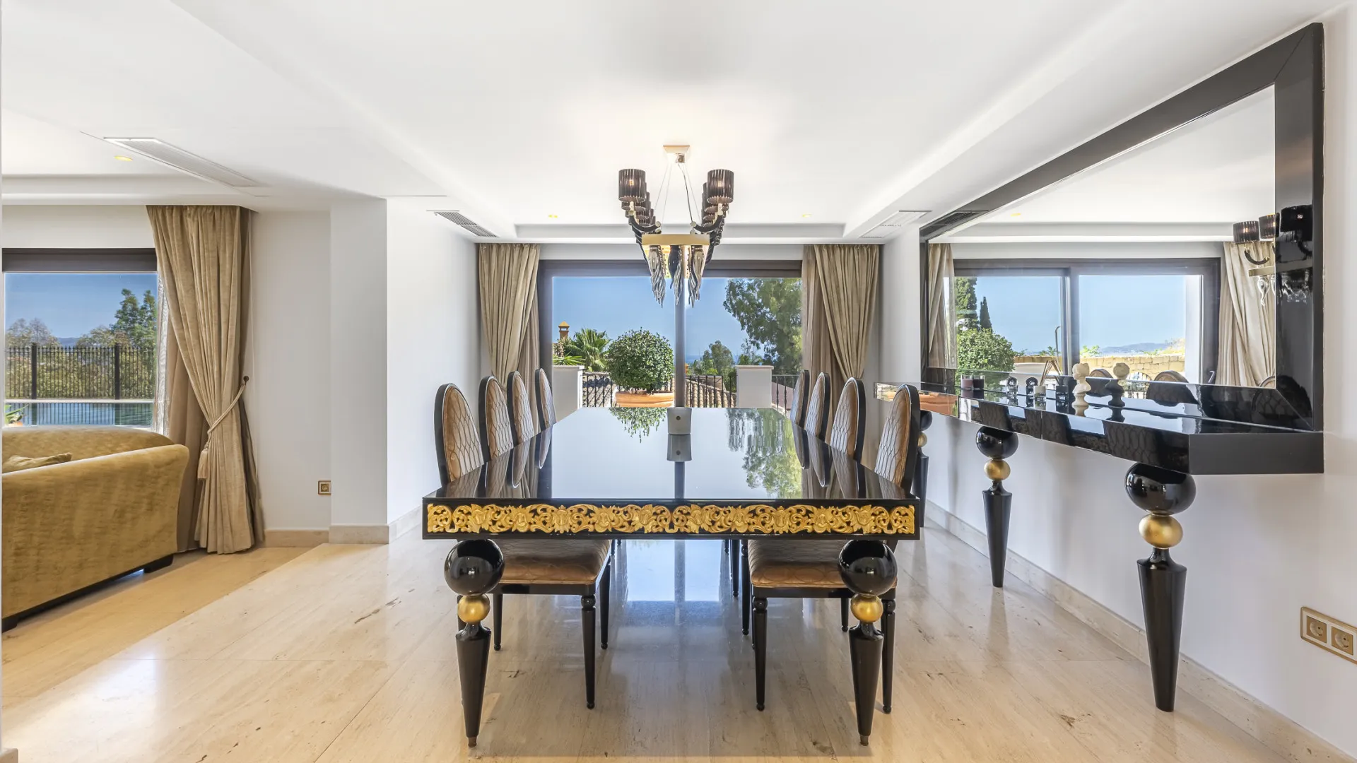 Villa for sale in El Herrojo with 7 bedrooms