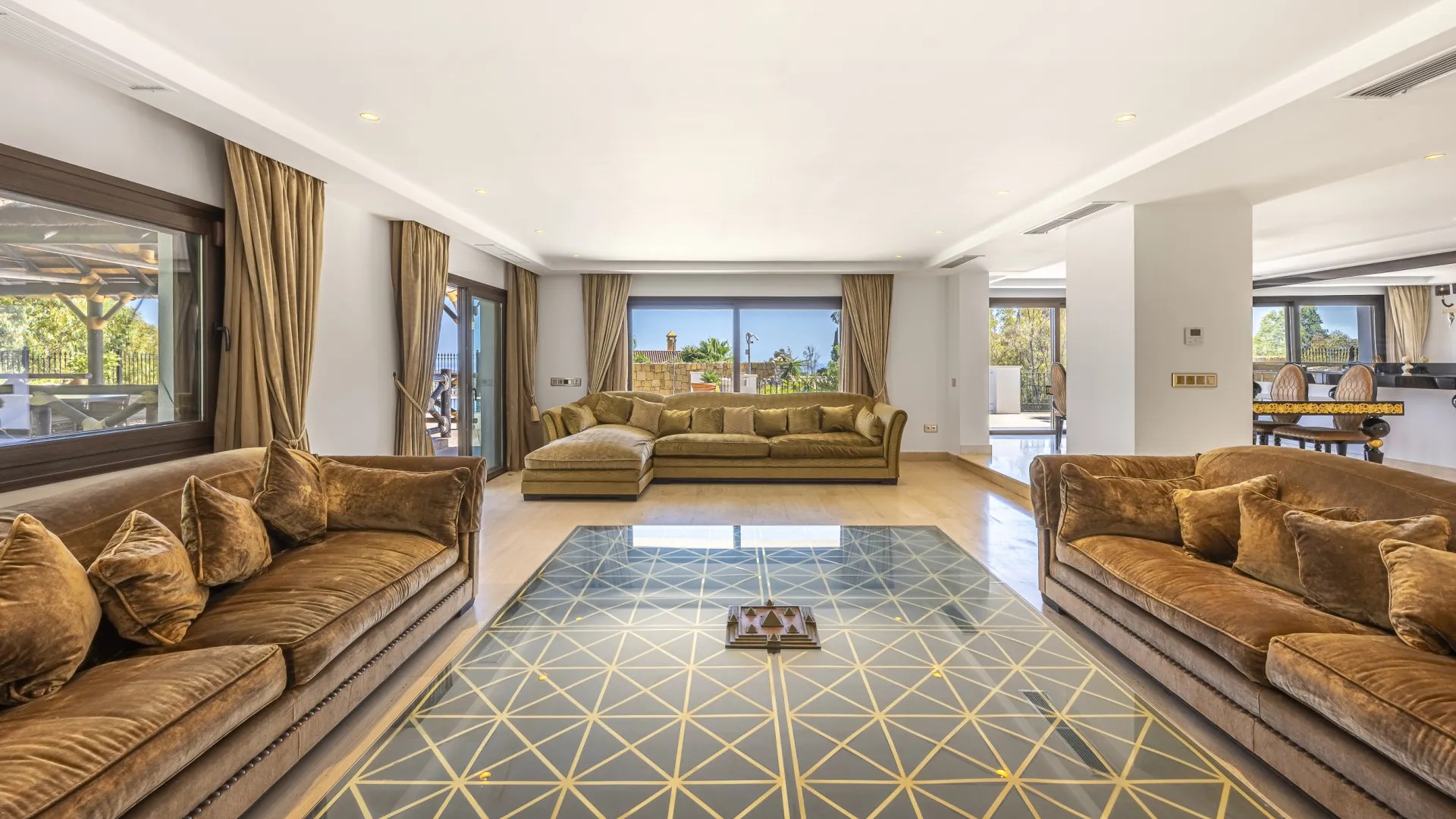 Villa for sale in El Herrojo with 7 bedrooms