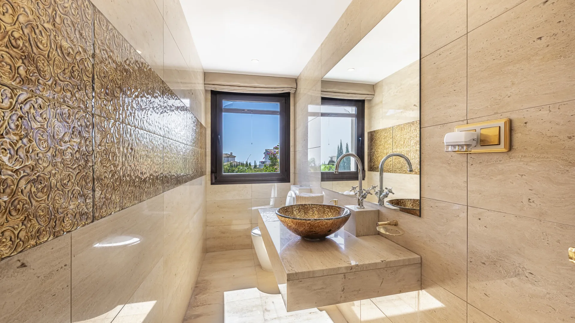 Villa for sale in El Herrojo with 7 bedrooms