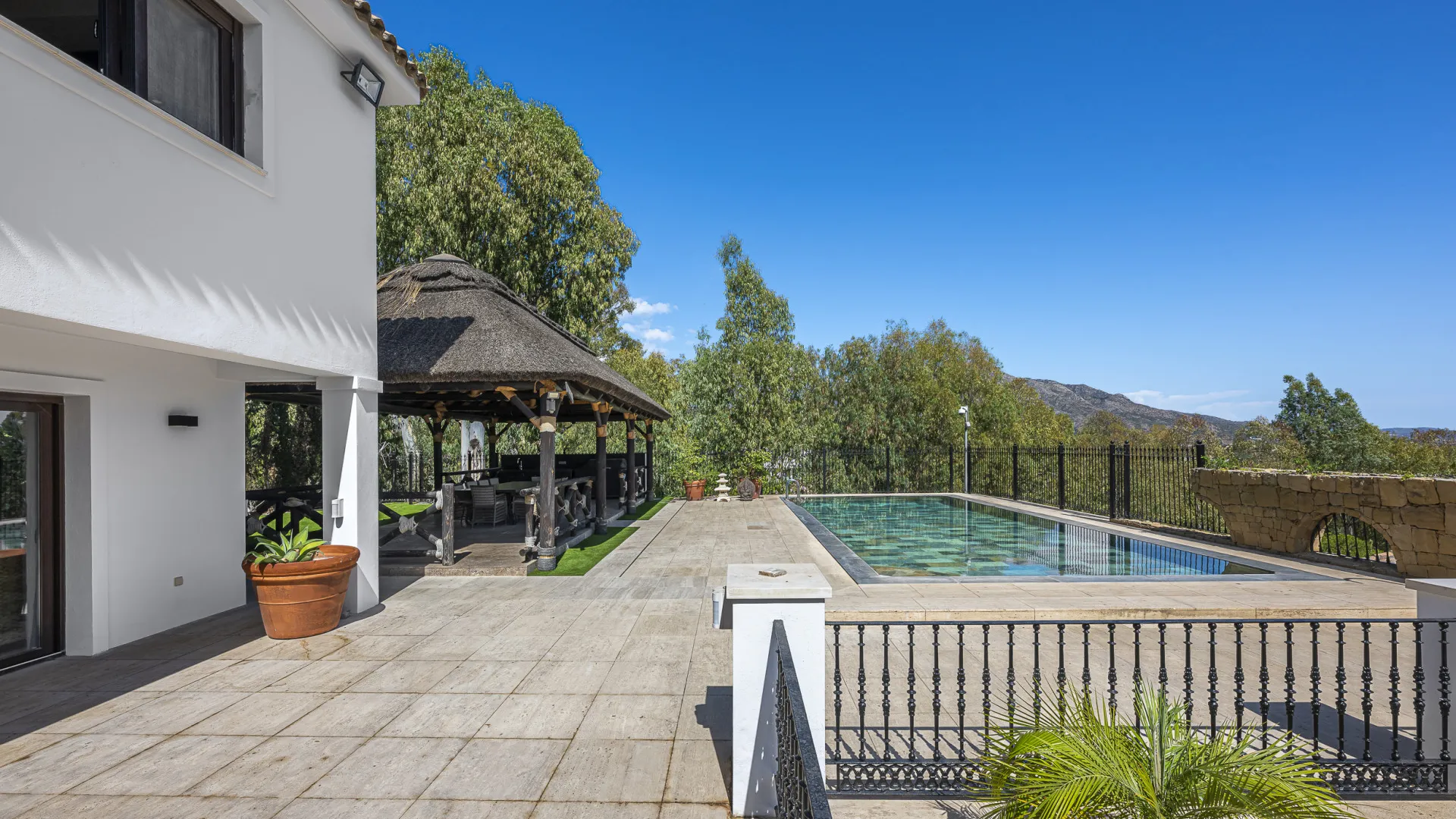 Villa for sale in El Herrojo with 7 bedrooms