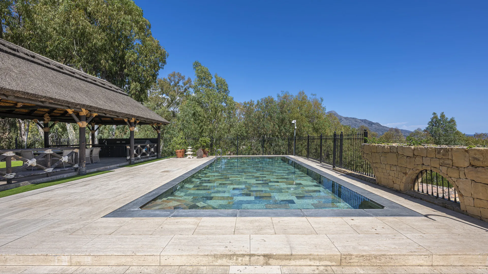 Villa for sale in El Herrojo with 7 bedrooms