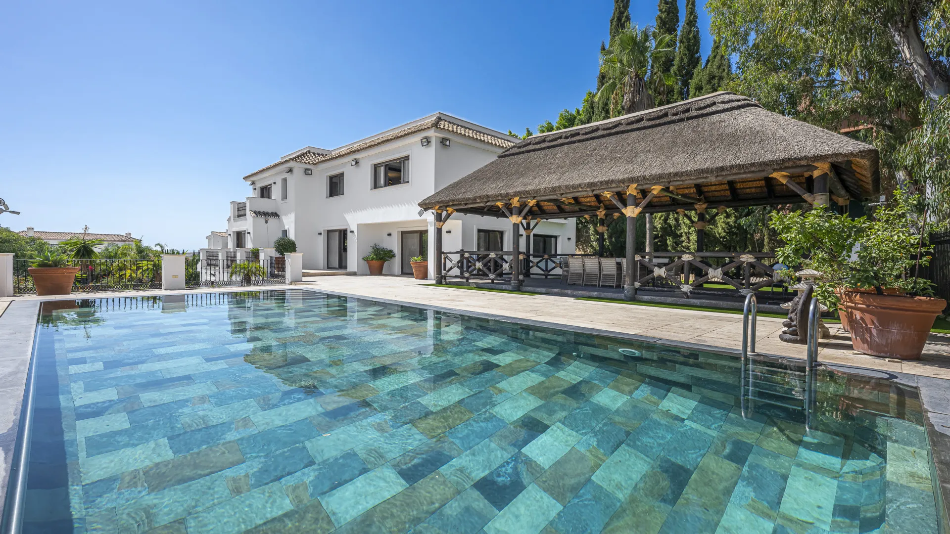 Villa for sale in El Herrojo with 7 bedrooms