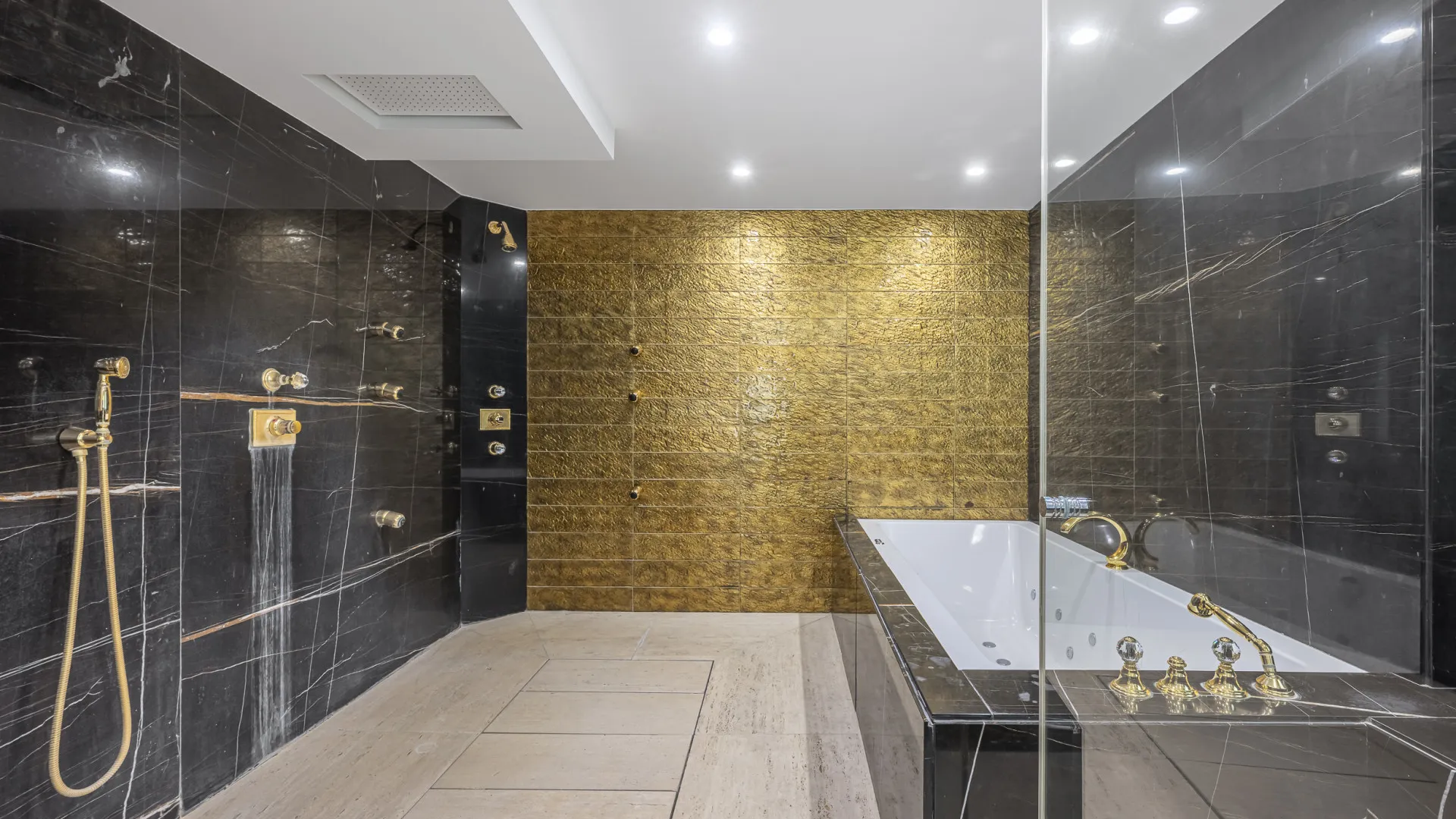 Villa for sale in El Herrojo with 7 bedrooms