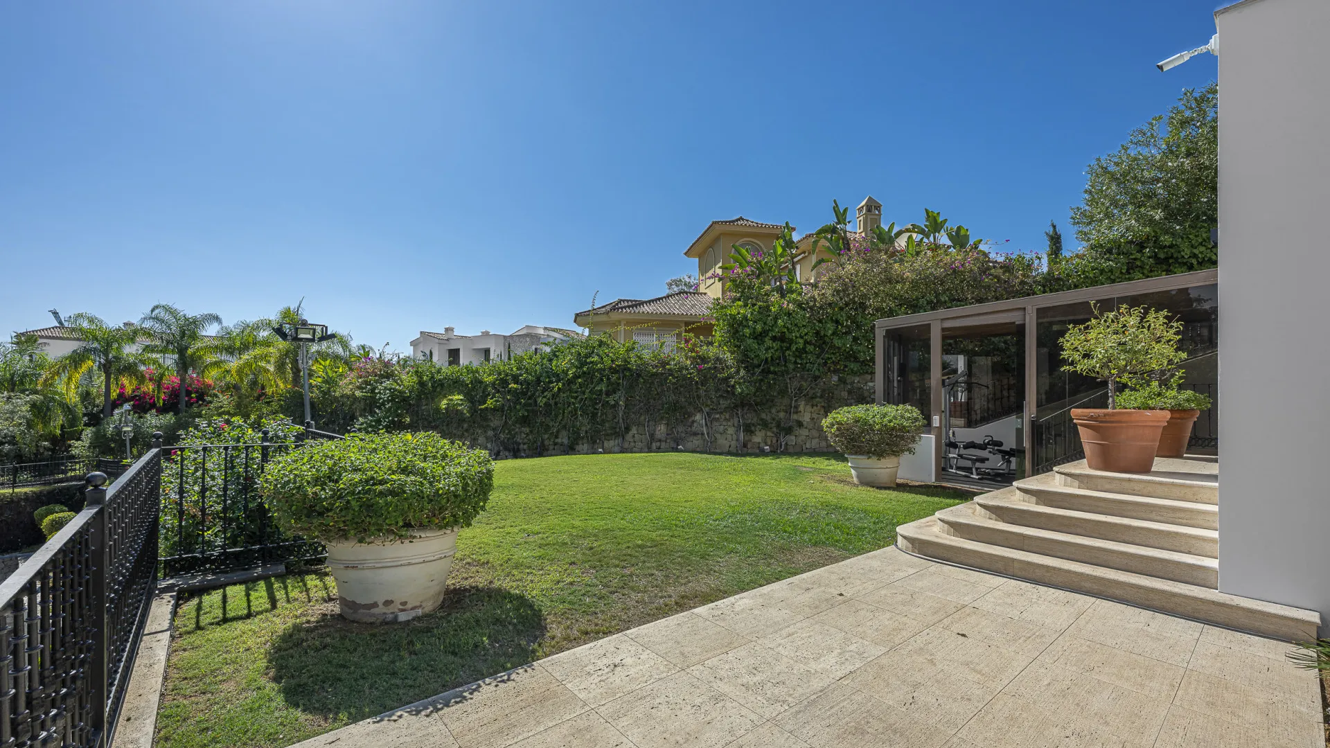 Villa for sale in El Herrojo with 7 bedrooms