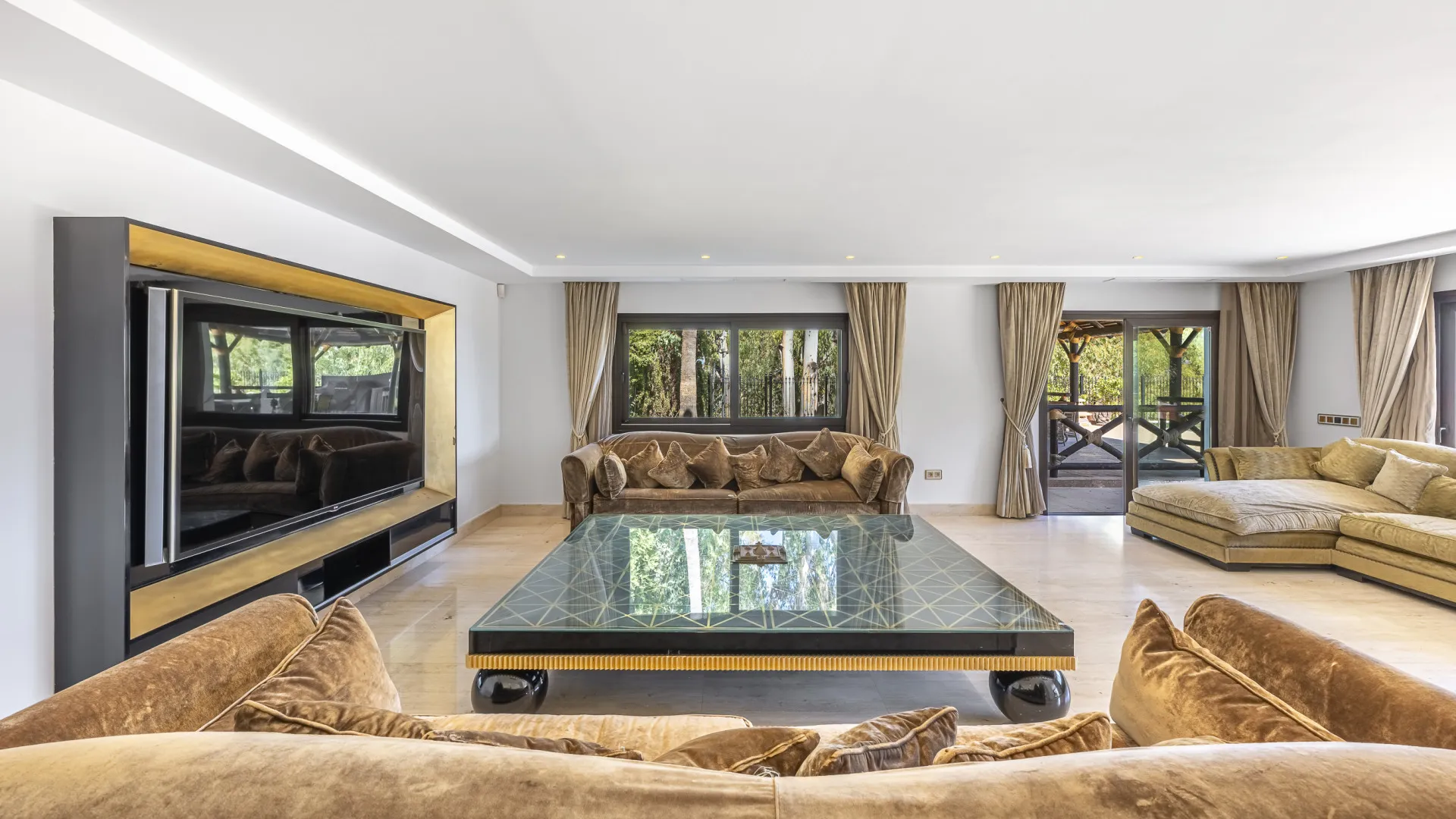 Villa for sale in El Herrojo with 7 bedrooms