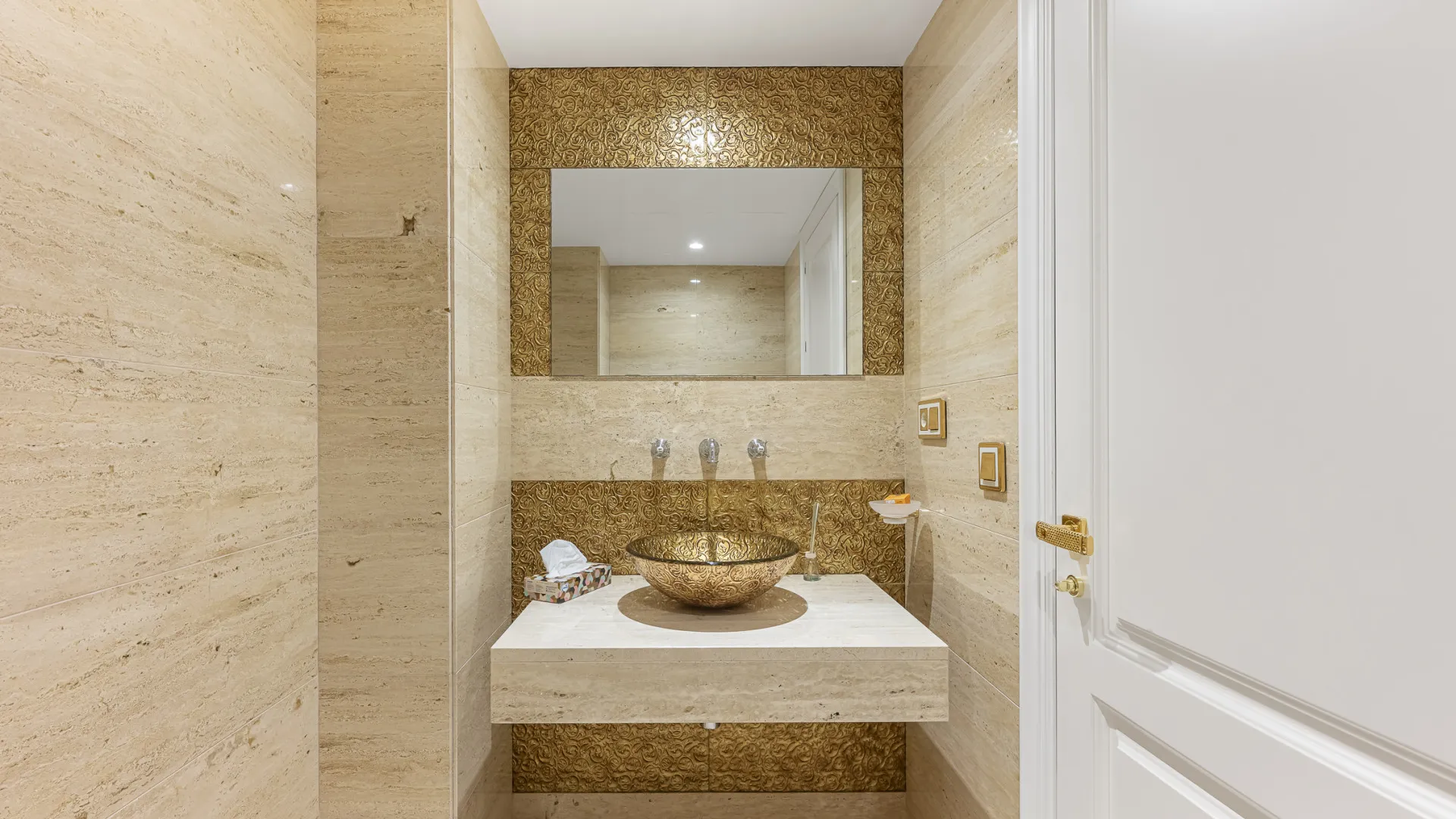 Villa for sale in El Herrojo with 7 bedrooms