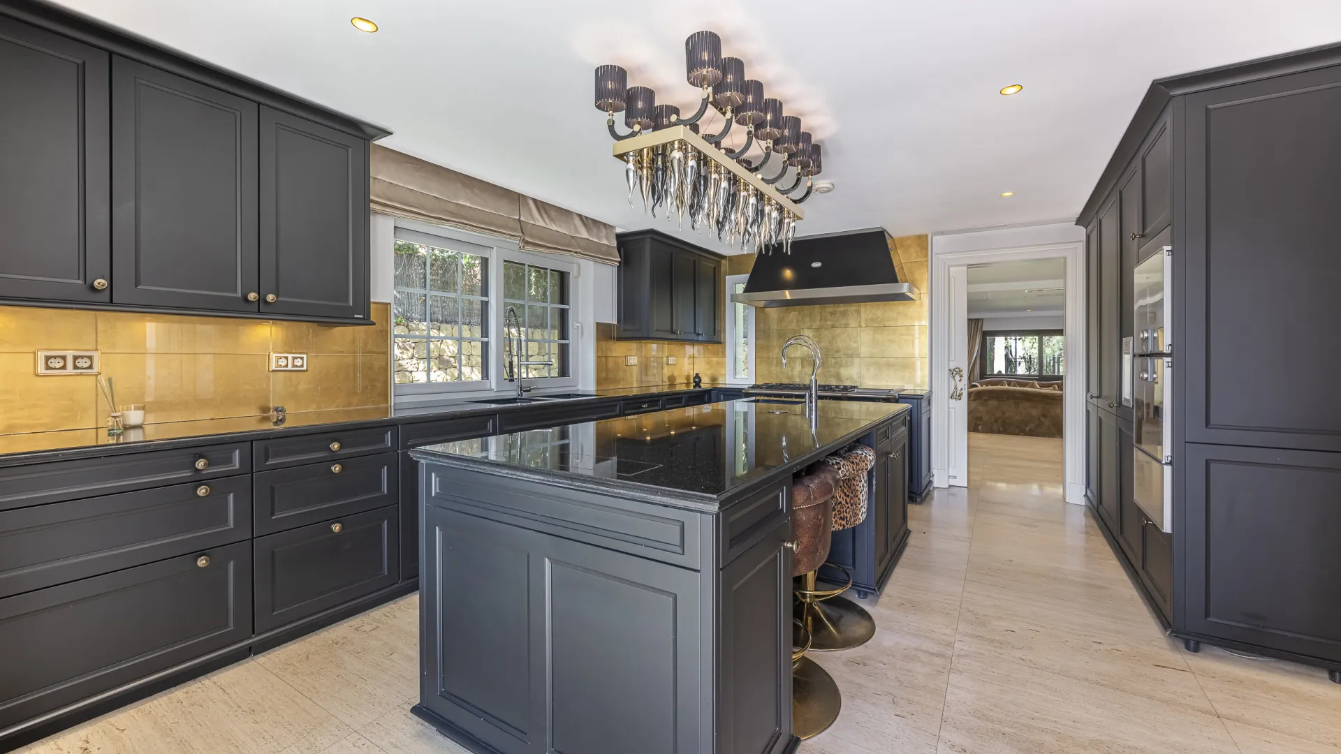 Villa for sale in El Herrojo with 7 bedrooms