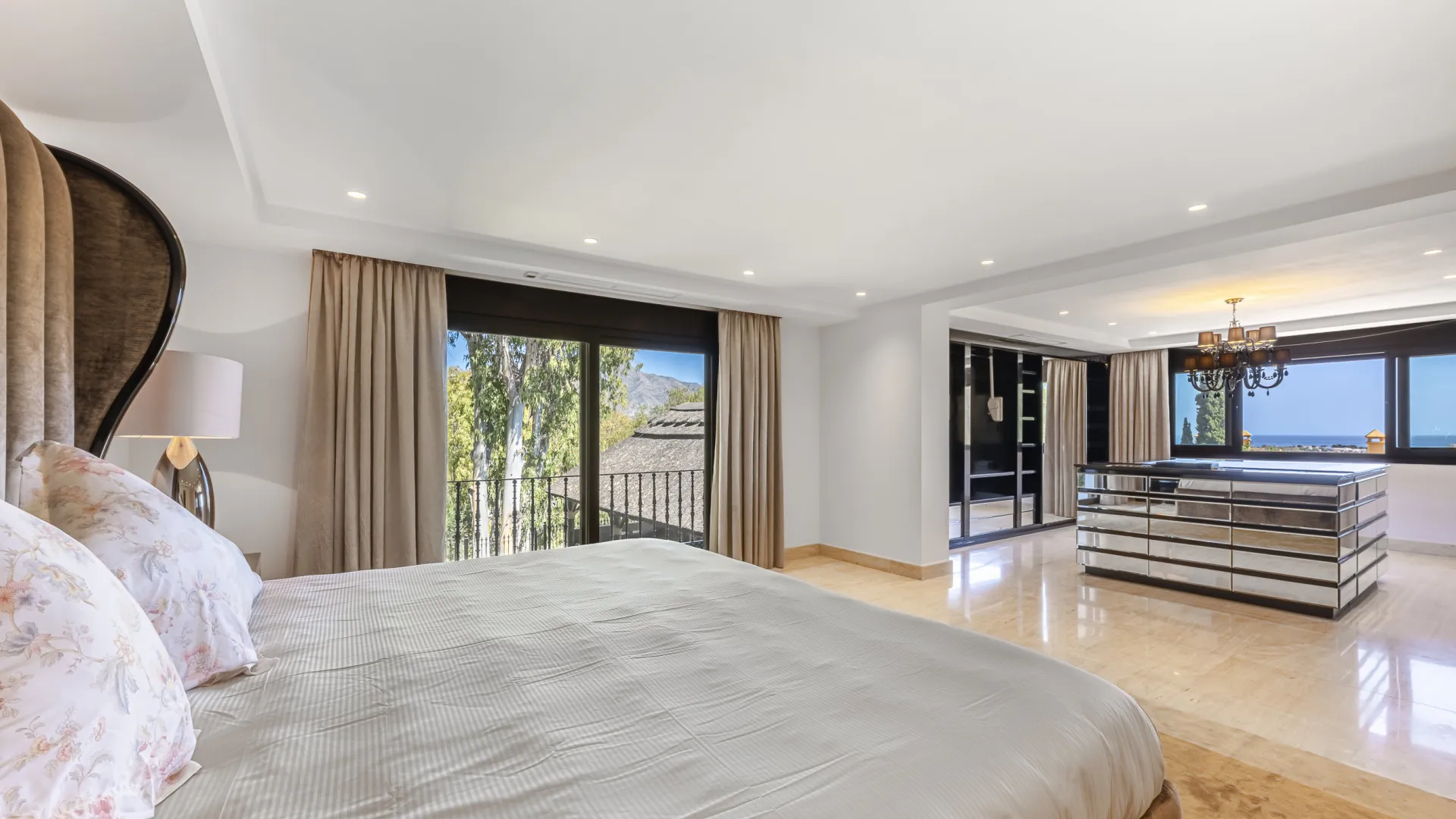 Villa for sale in El Herrojo with 7 bedrooms