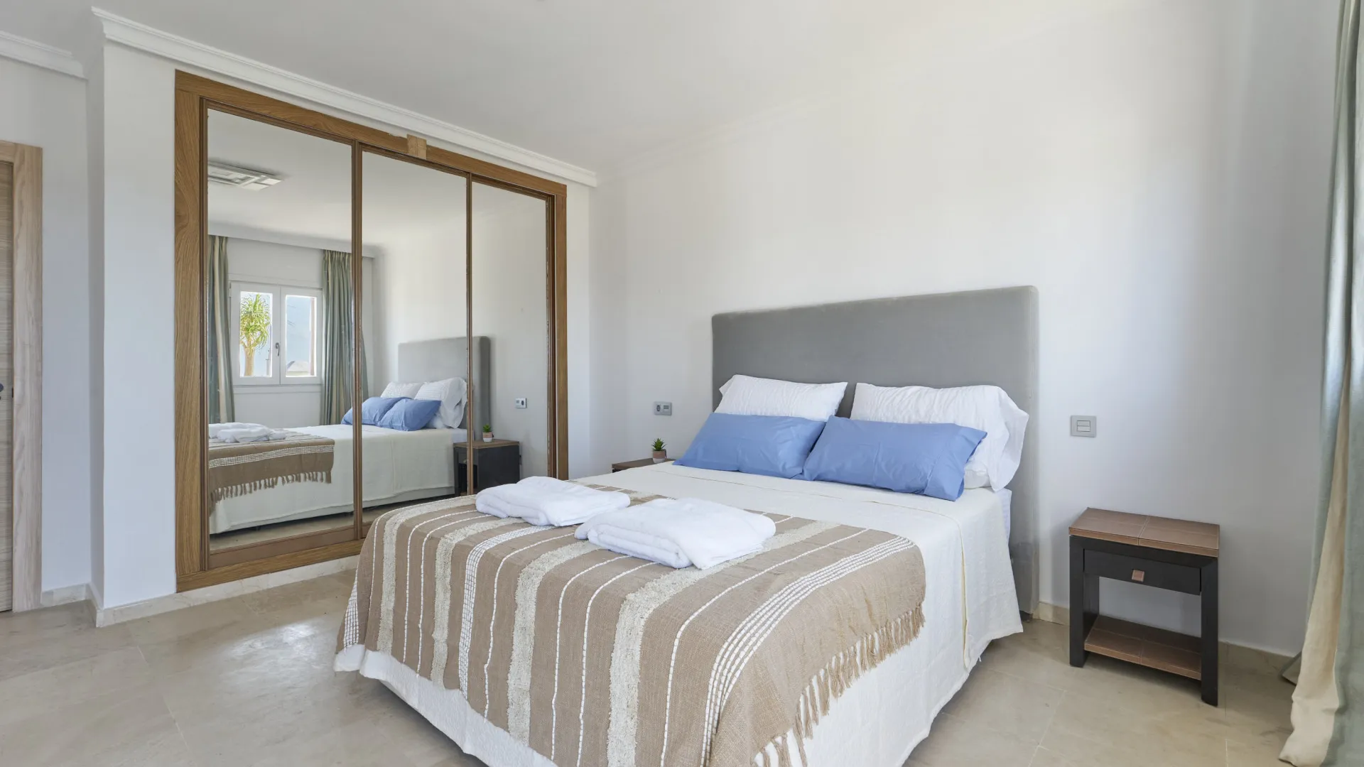 For sale Marbelah Pueblo town house with 4 bedrooms