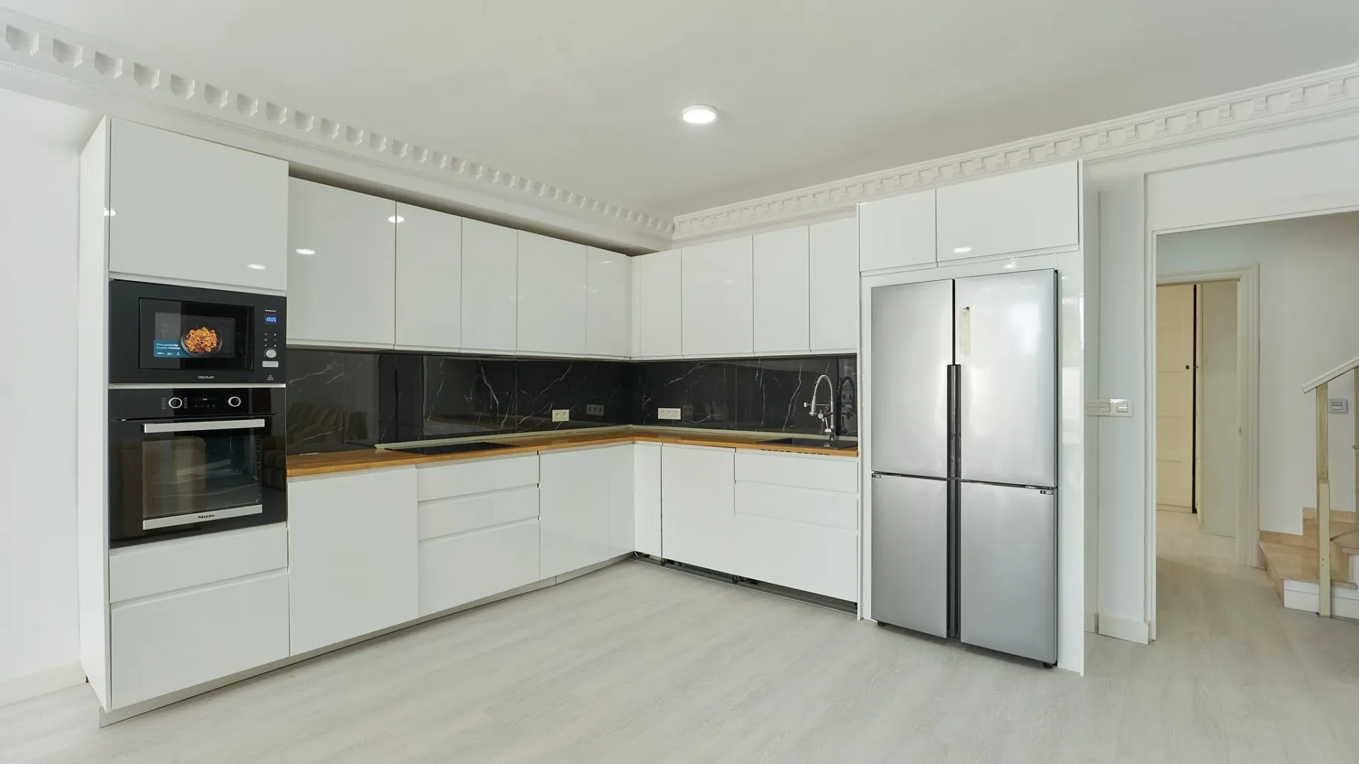 For sale Marbelah Pueblo town house with 4 bedrooms