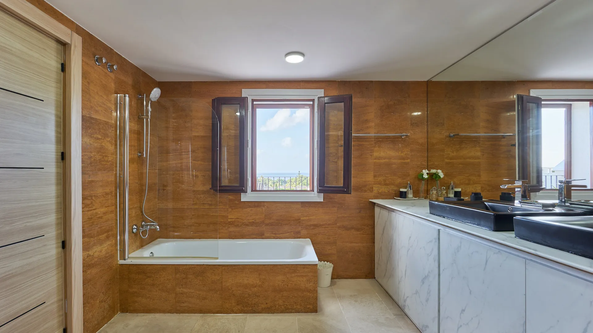 For sale Marbelah Pueblo town house with 4 bedrooms