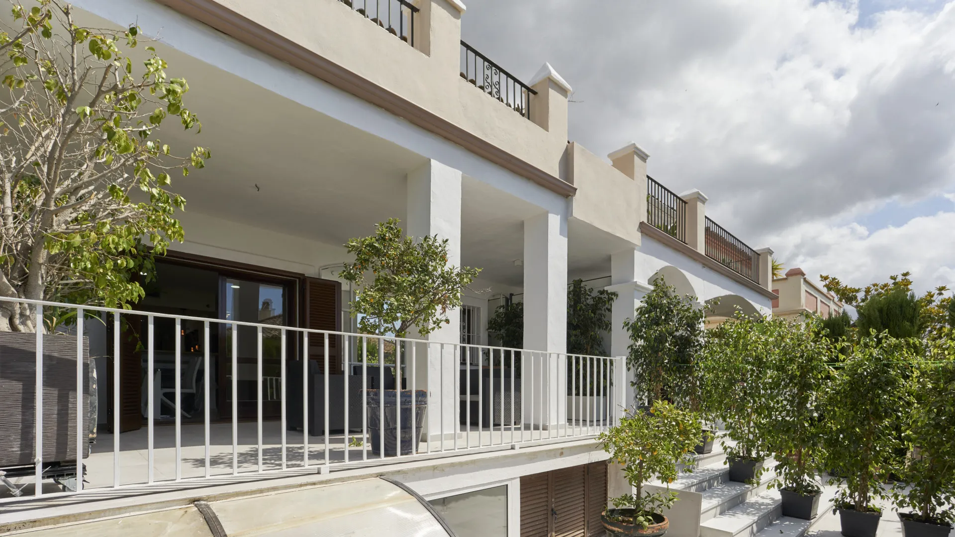 For sale Marbelah Pueblo town house with 4 bedrooms