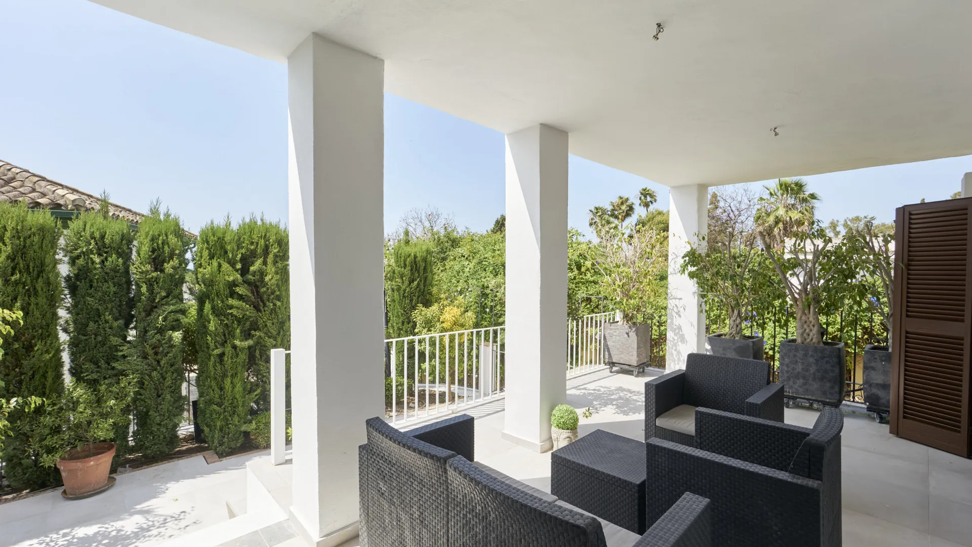 For sale Marbelah Pueblo town house with 4 bedrooms