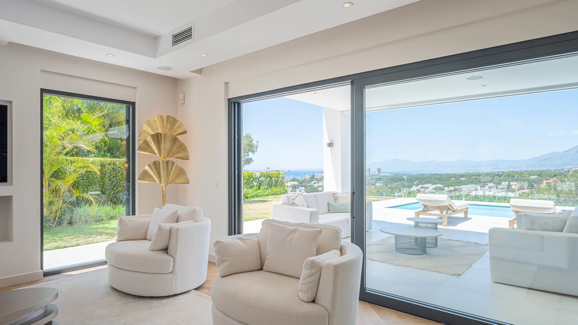 For sale 5 bedrooms villa in Artola