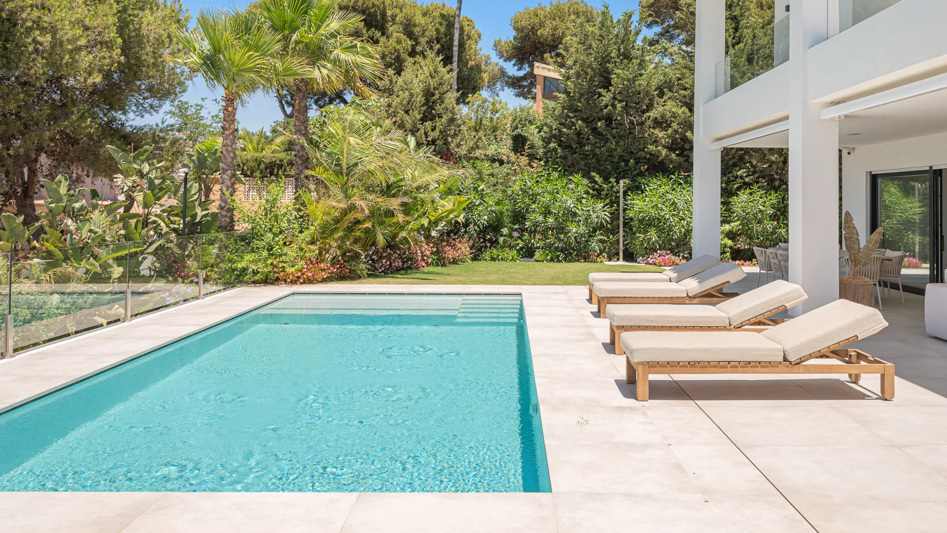 For sale 5 bedrooms villa in Artola