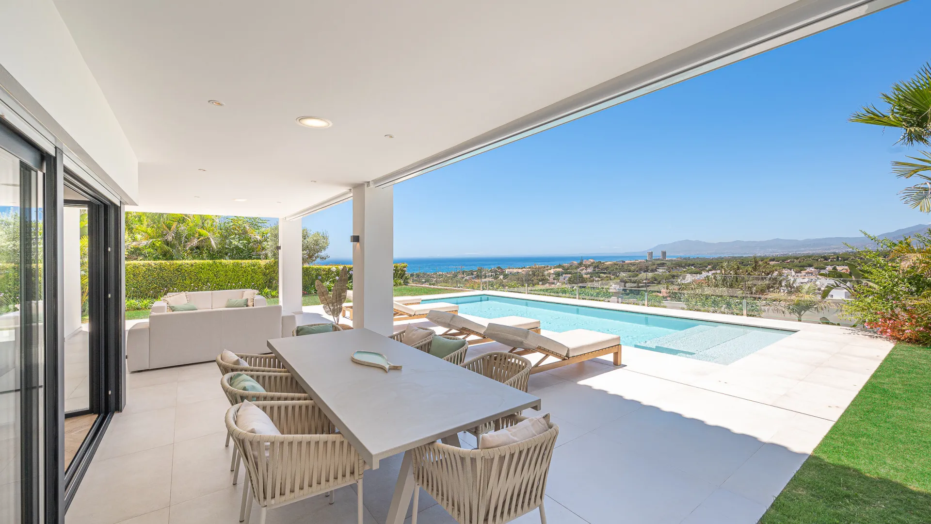 For sale 5 bedrooms villa in Artola