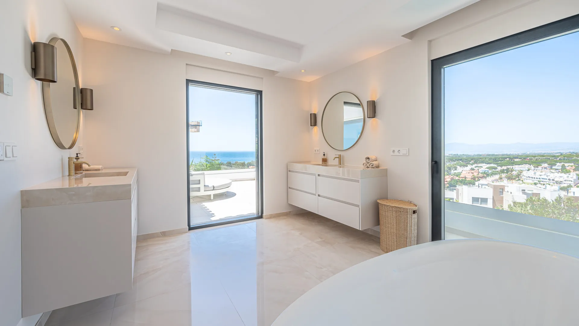 For sale 5 bedrooms villa in Artola