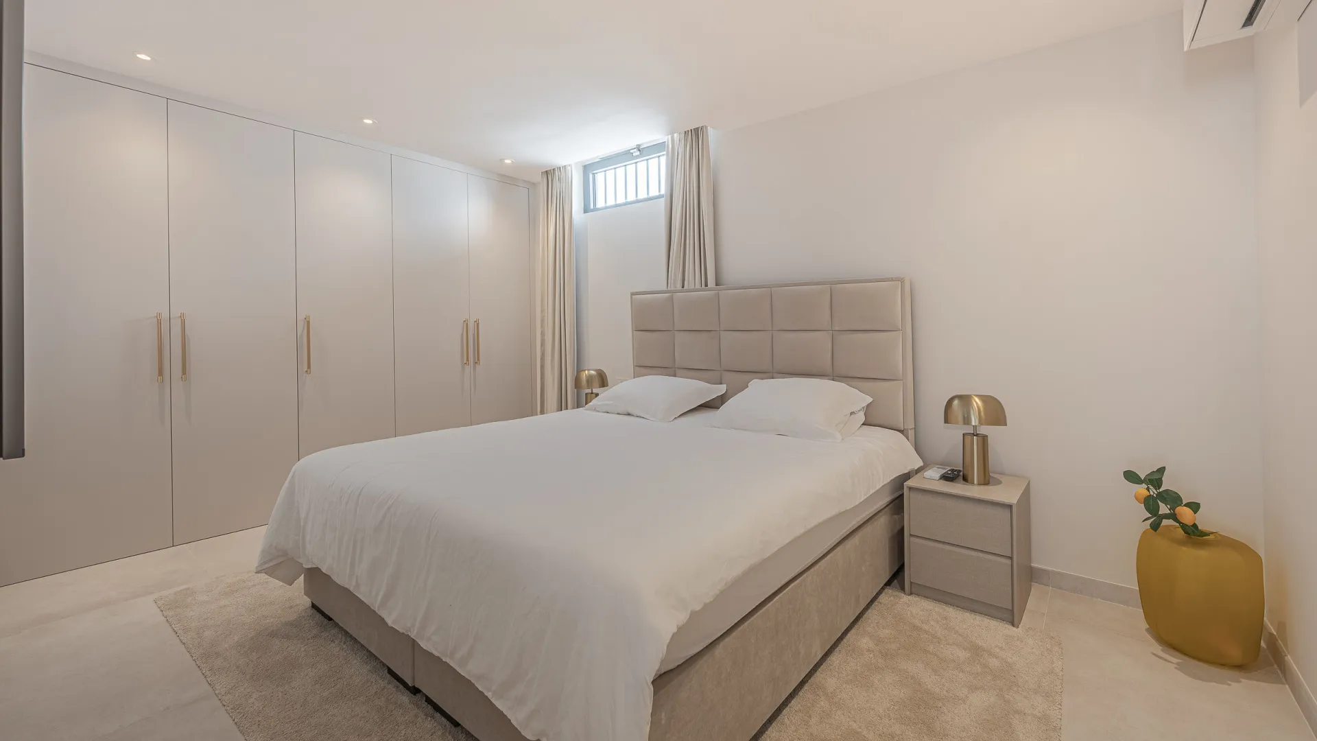 For sale 5 bedrooms villa in Artola