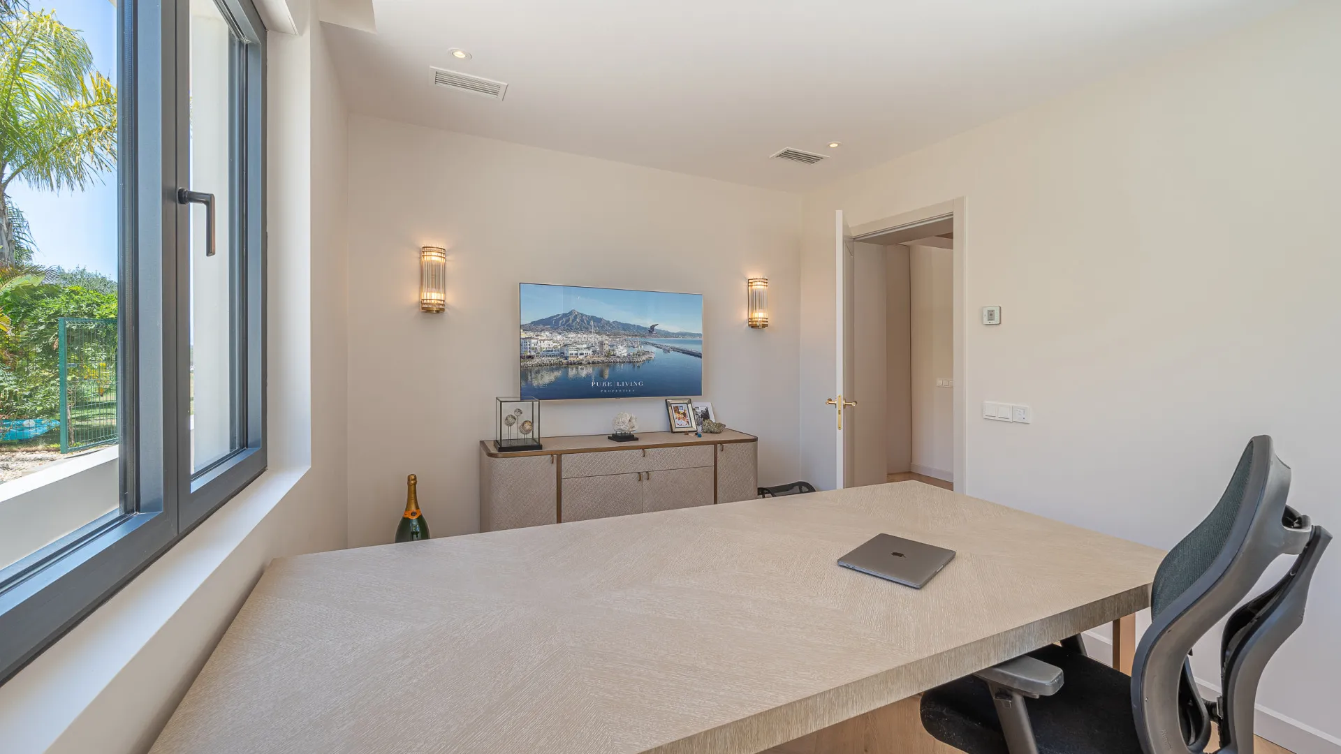 For sale 5 bedrooms villa in Artola