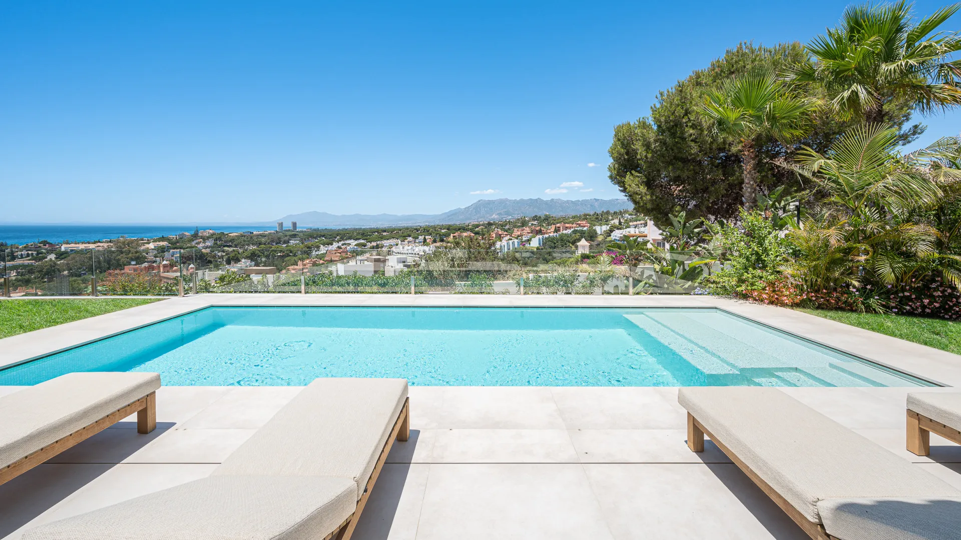 For sale 5 bedrooms villa in Artola