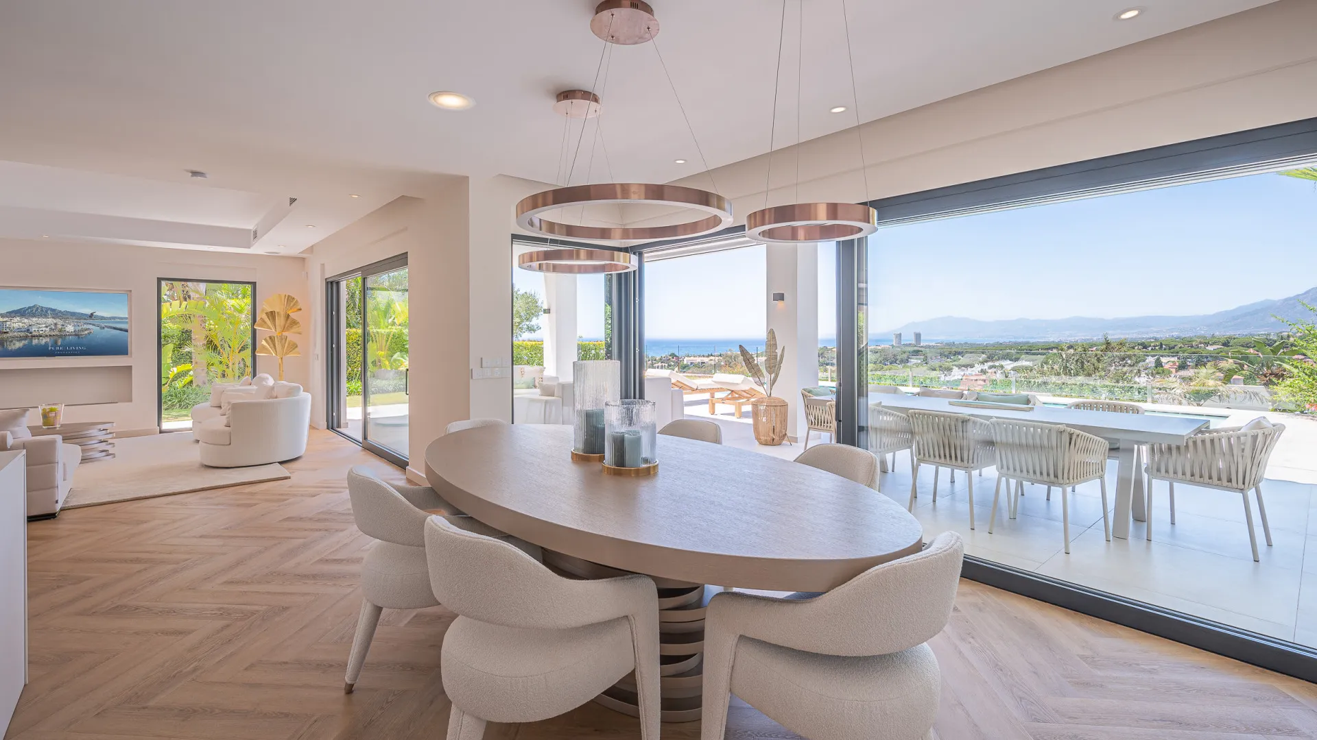 For sale 5 bedrooms villa in Artola