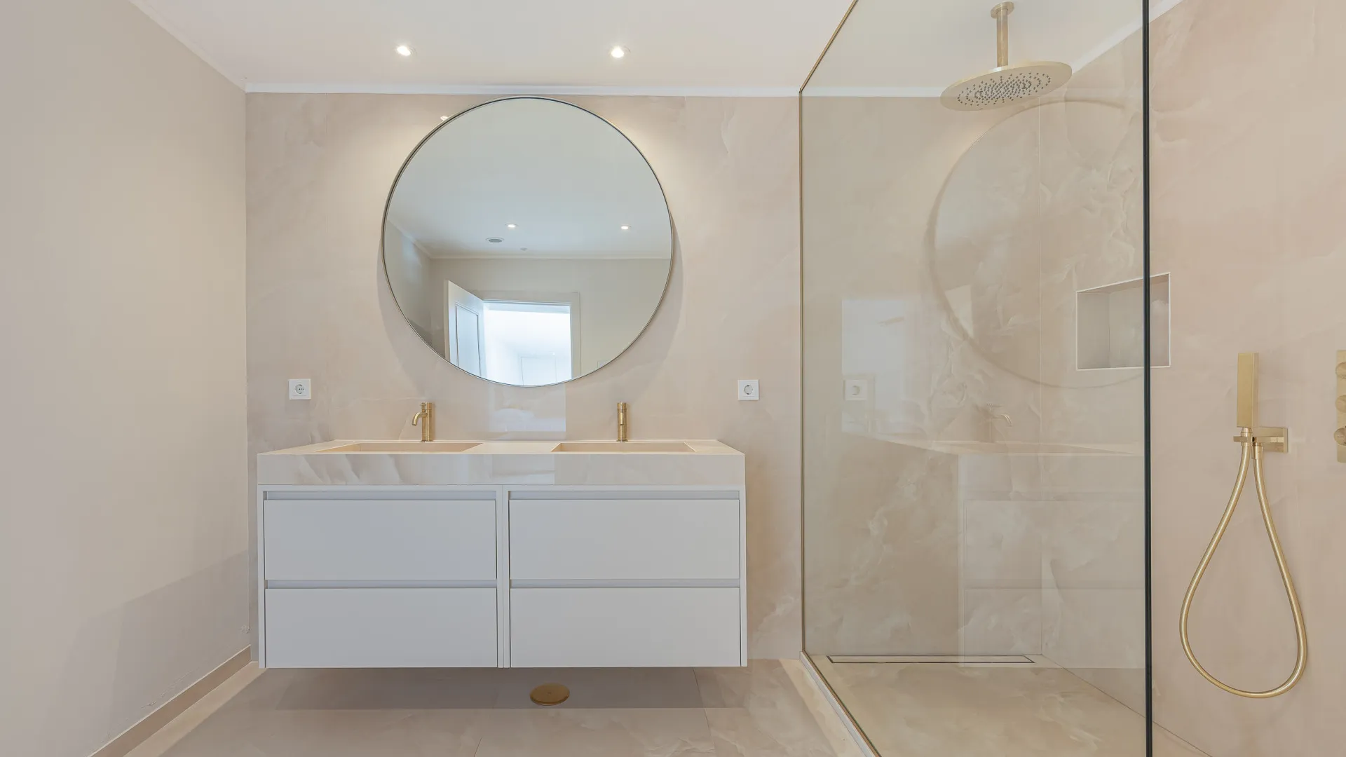 For sale 5 bedrooms villa in Artola