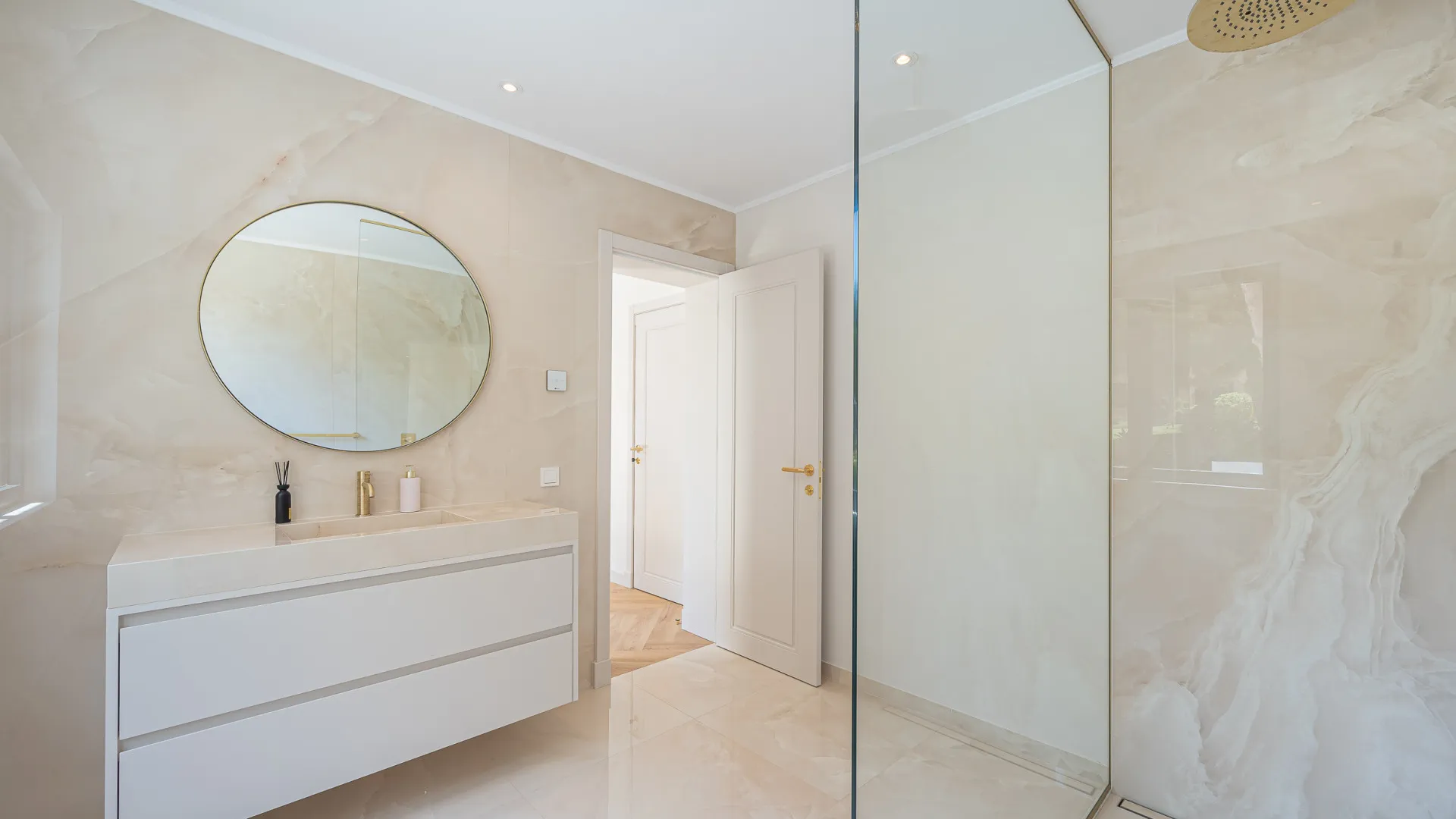 For sale 5 bedrooms villa in Artola