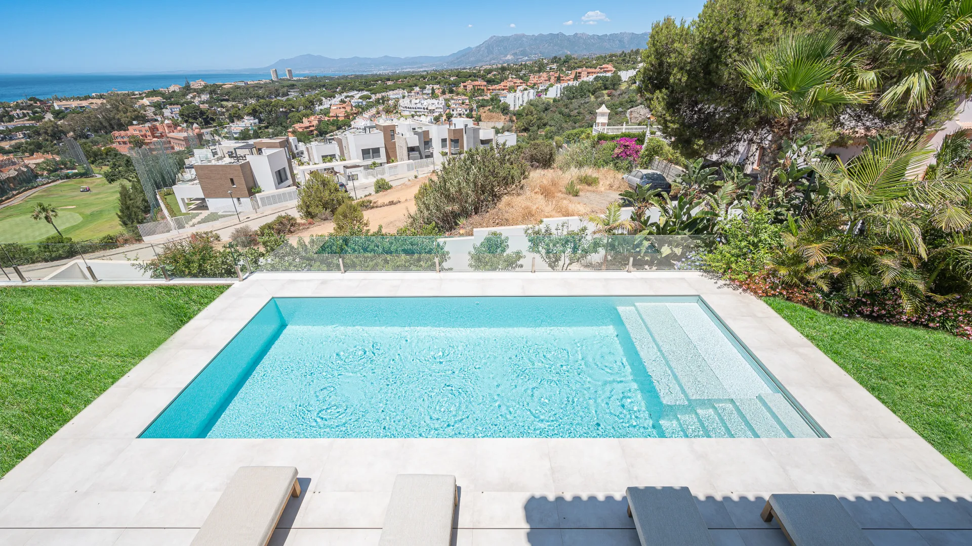 For sale 5 bedrooms villa in Artola